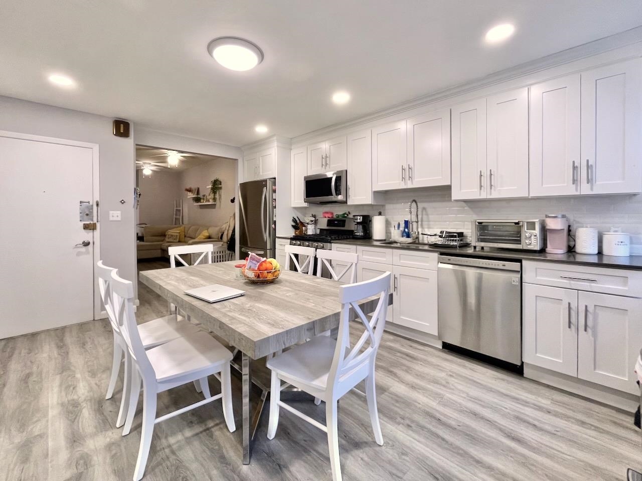 227 CLINTON ST Unit: 3