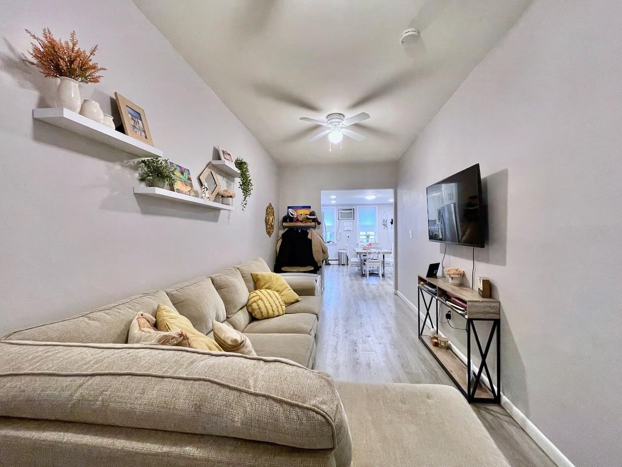 227 CLINTON ST Unit: 3