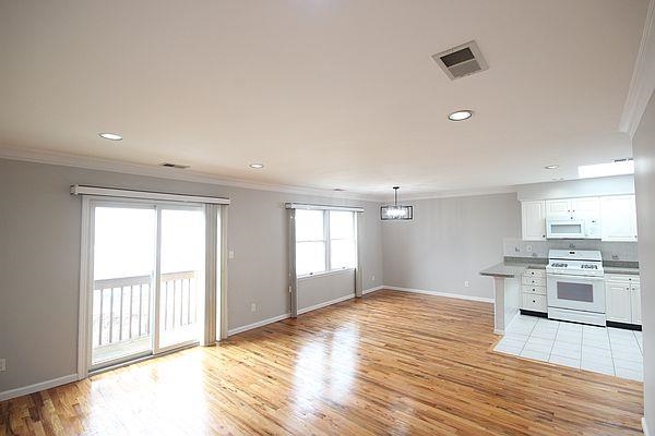 247 TERRACE AVE Unit: 2