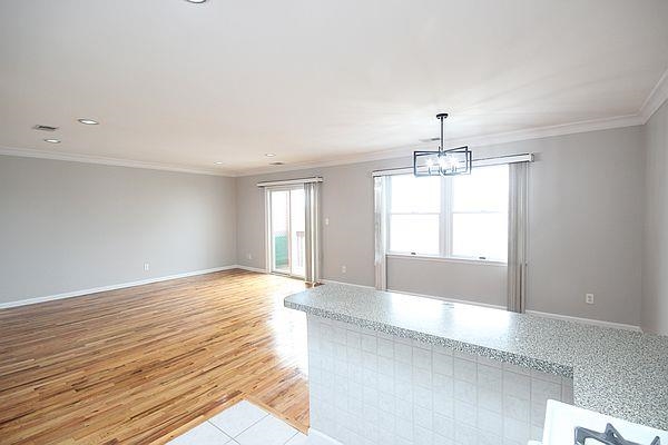 247 TERRACE AVE Unit: 2