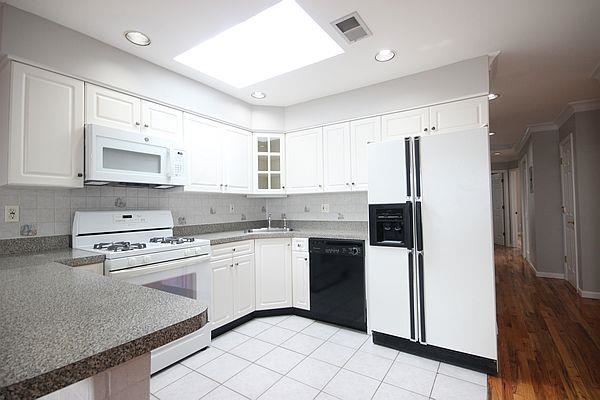 247 TERRACE AVE Unit: 2