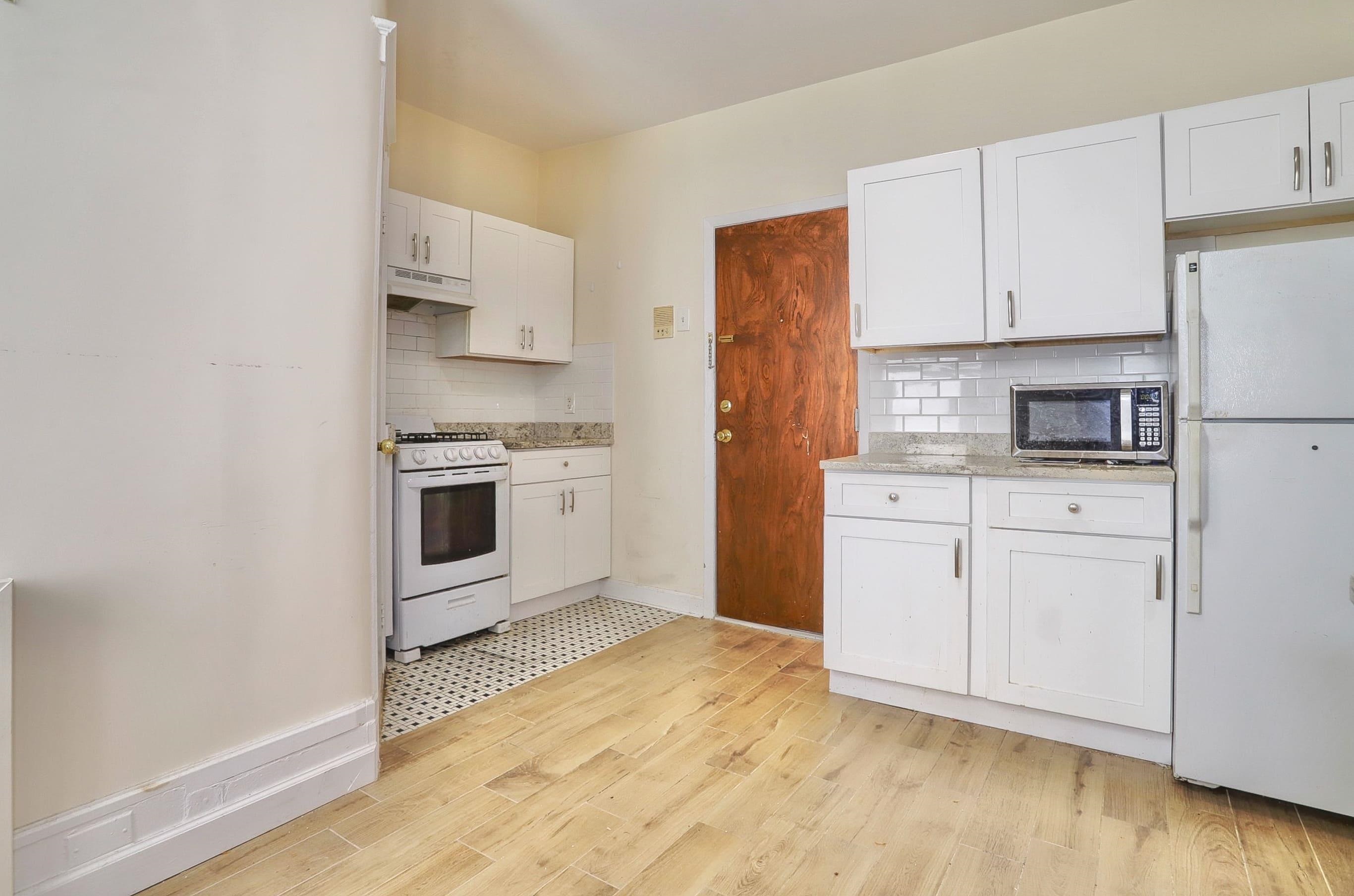 327 JACKSON ST Unit: 17