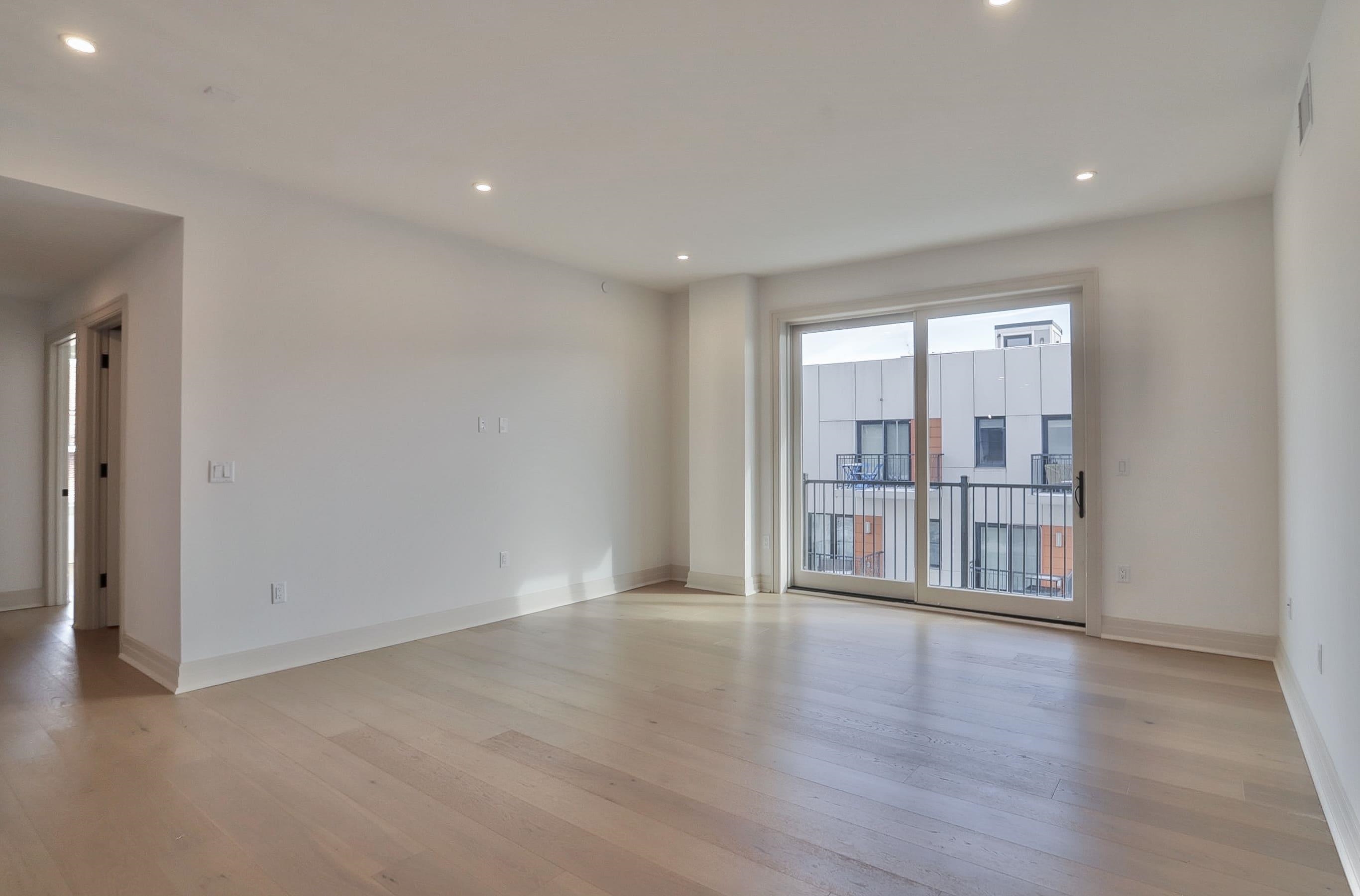 921 MADISON ST Unit: 505