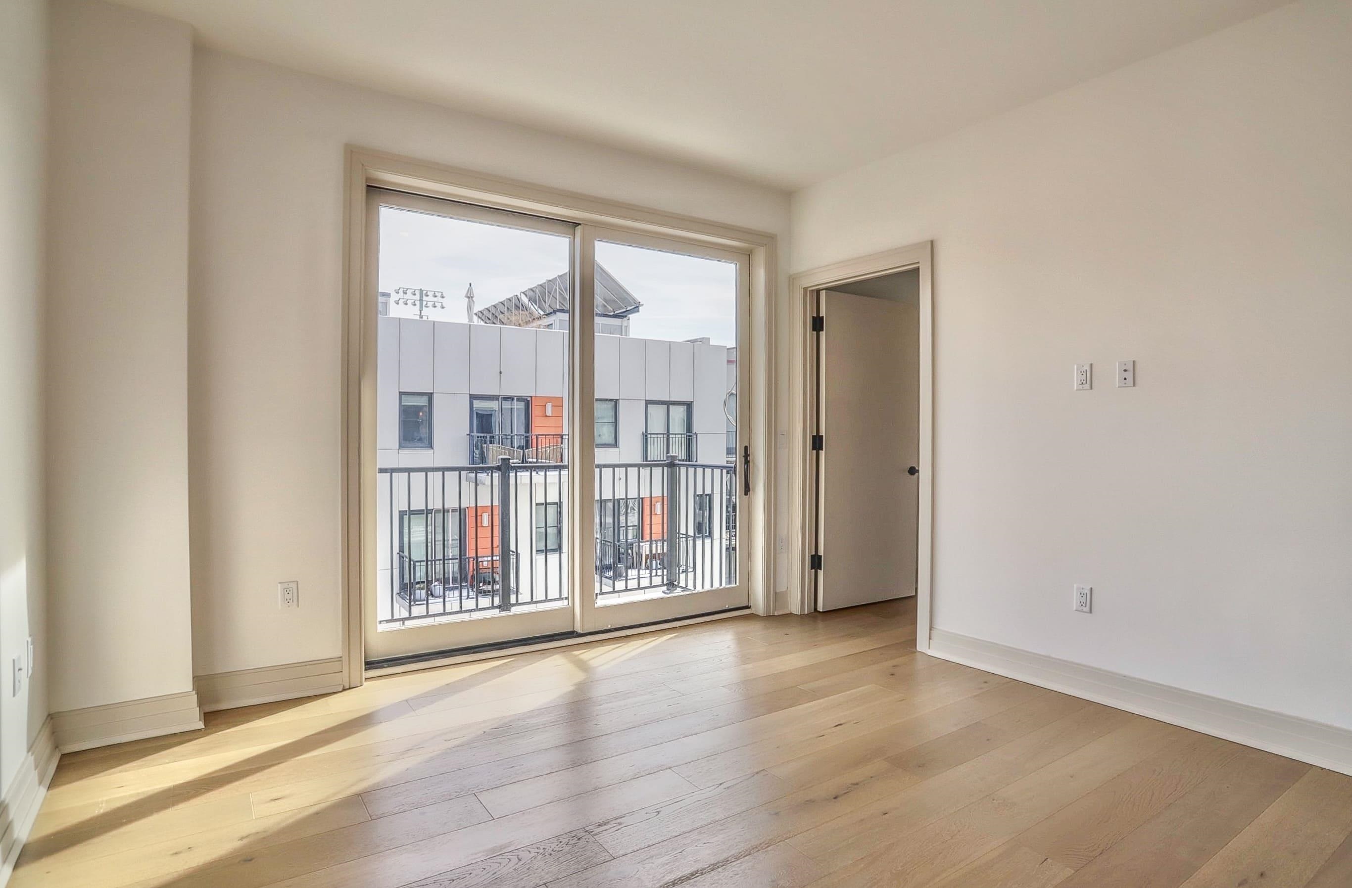 921 MADISON ST Unit: 505