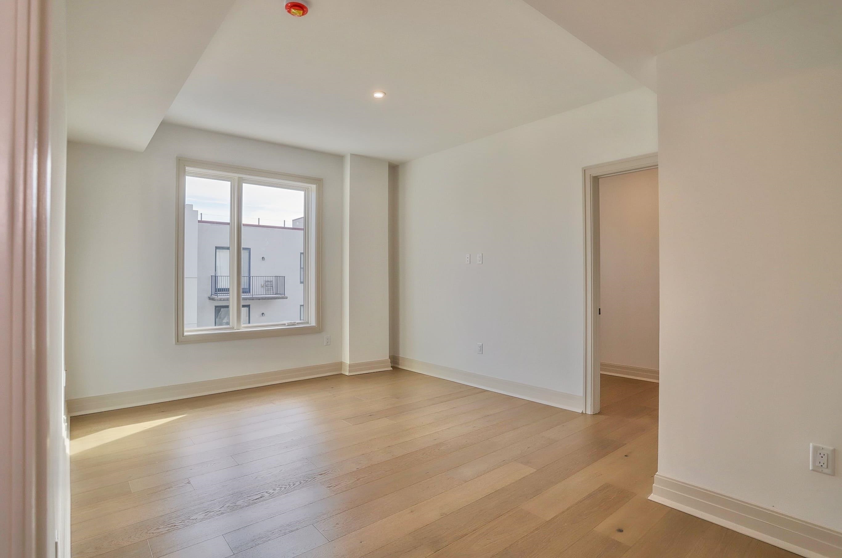 921 MADISON ST Unit: 505