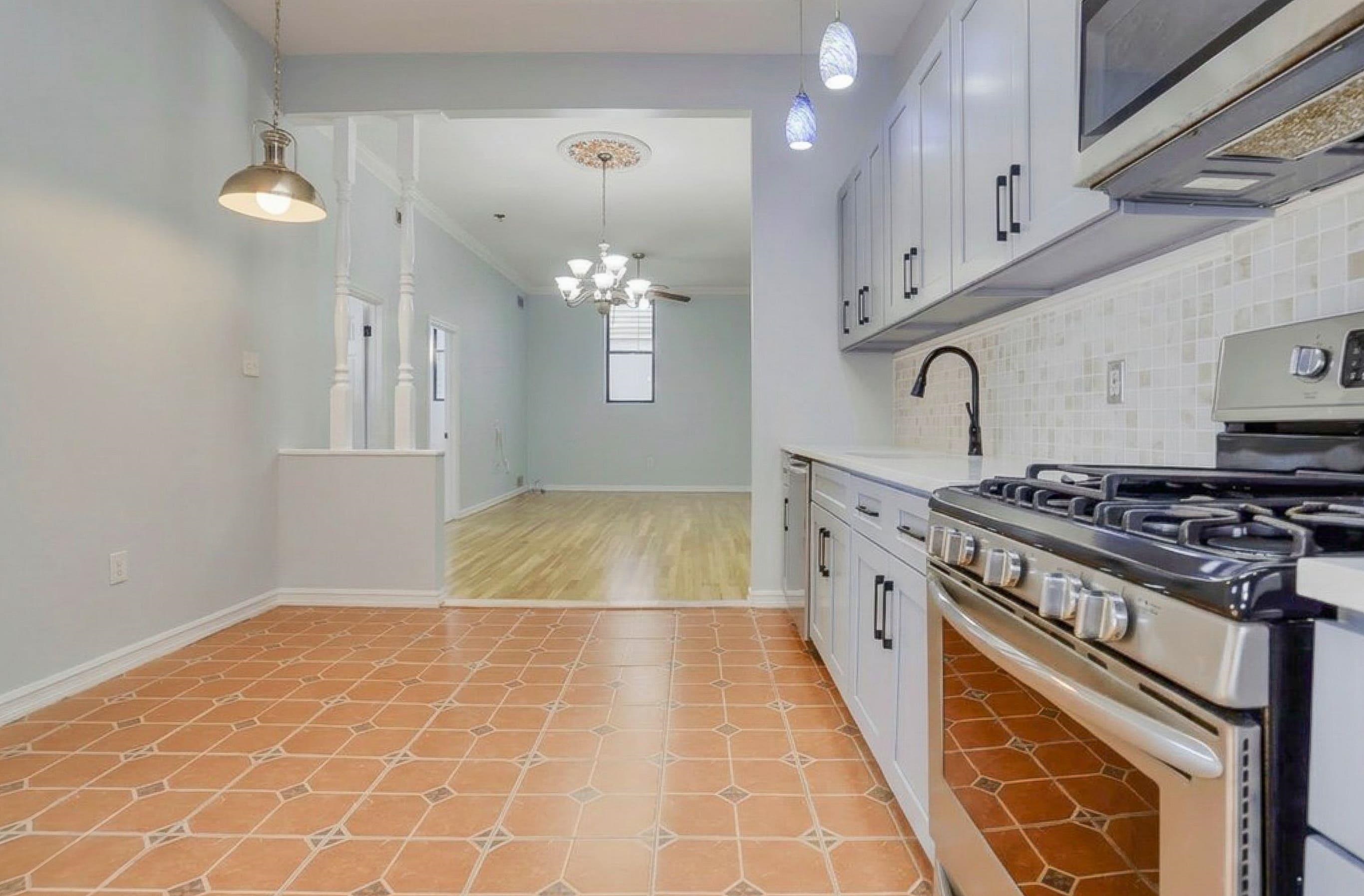 118 LEONARD ST Unit: 4
