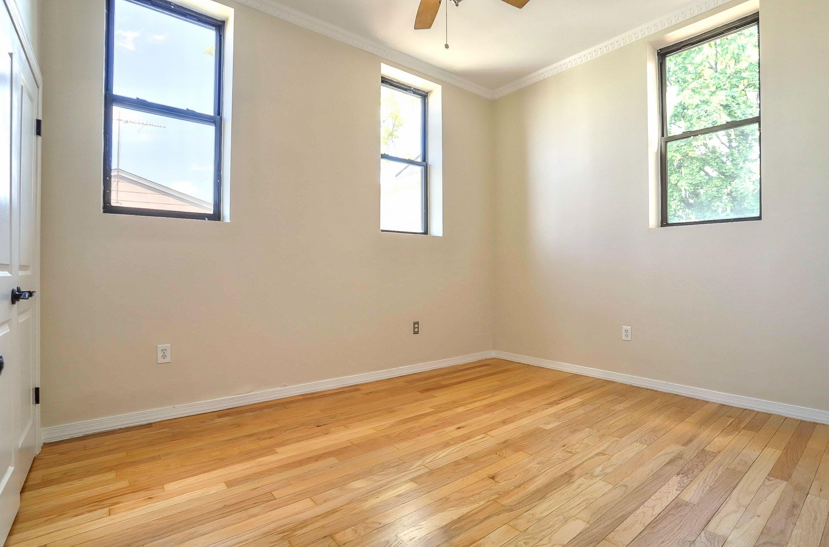 118 LEONARD ST Unit: 4