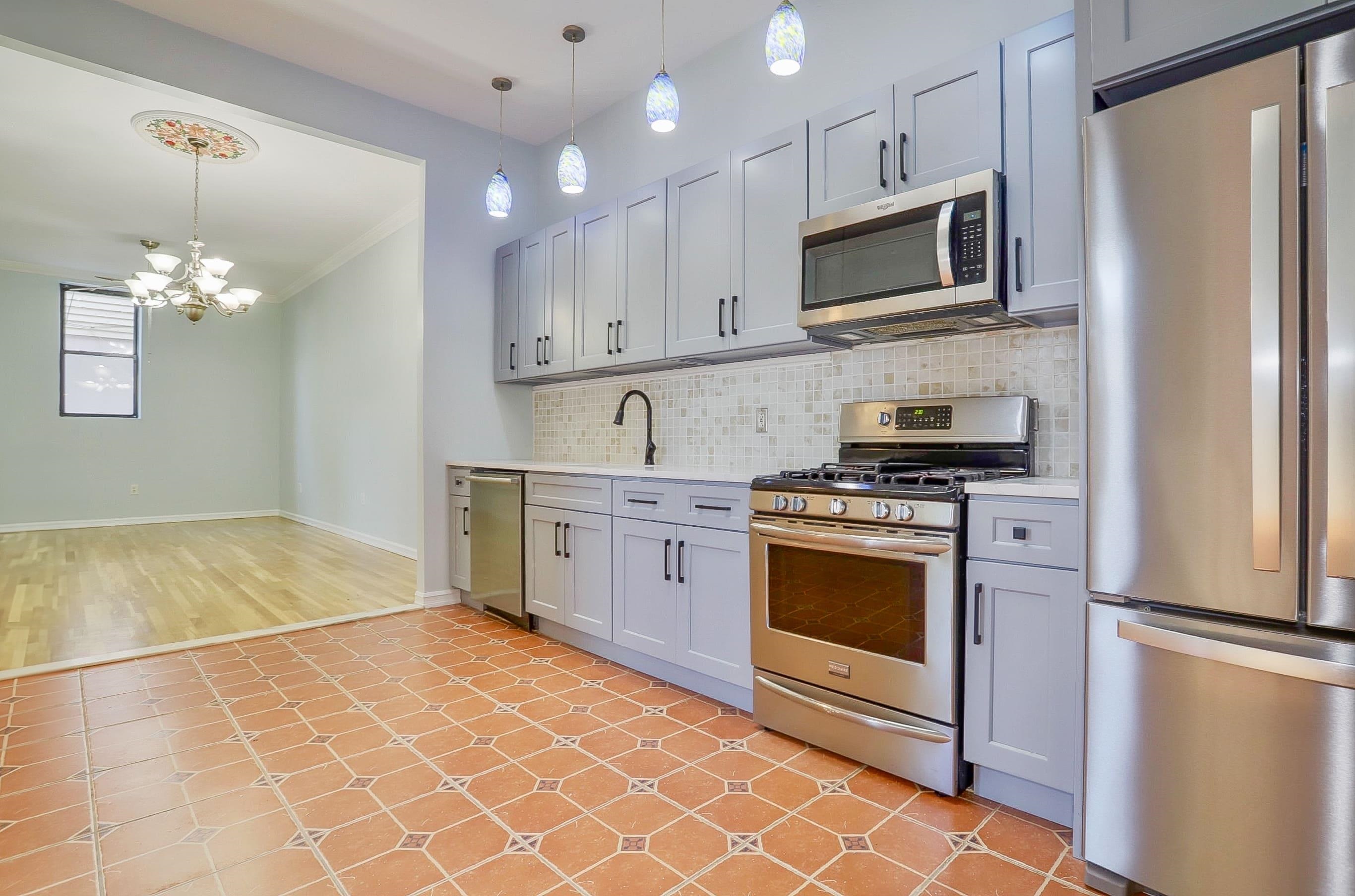 118 LEONARD ST Unit: 4