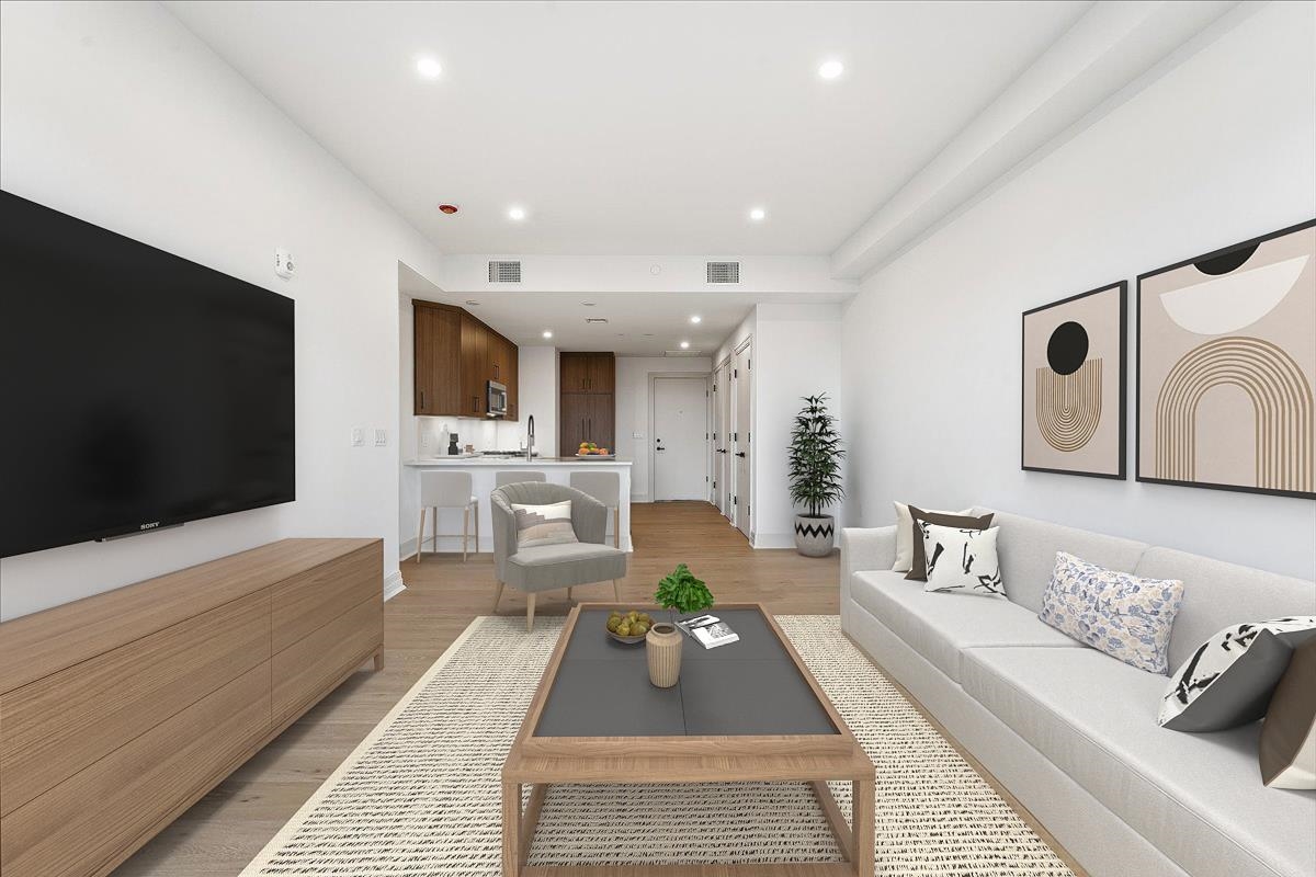 921 MADISON ST Unit: 304