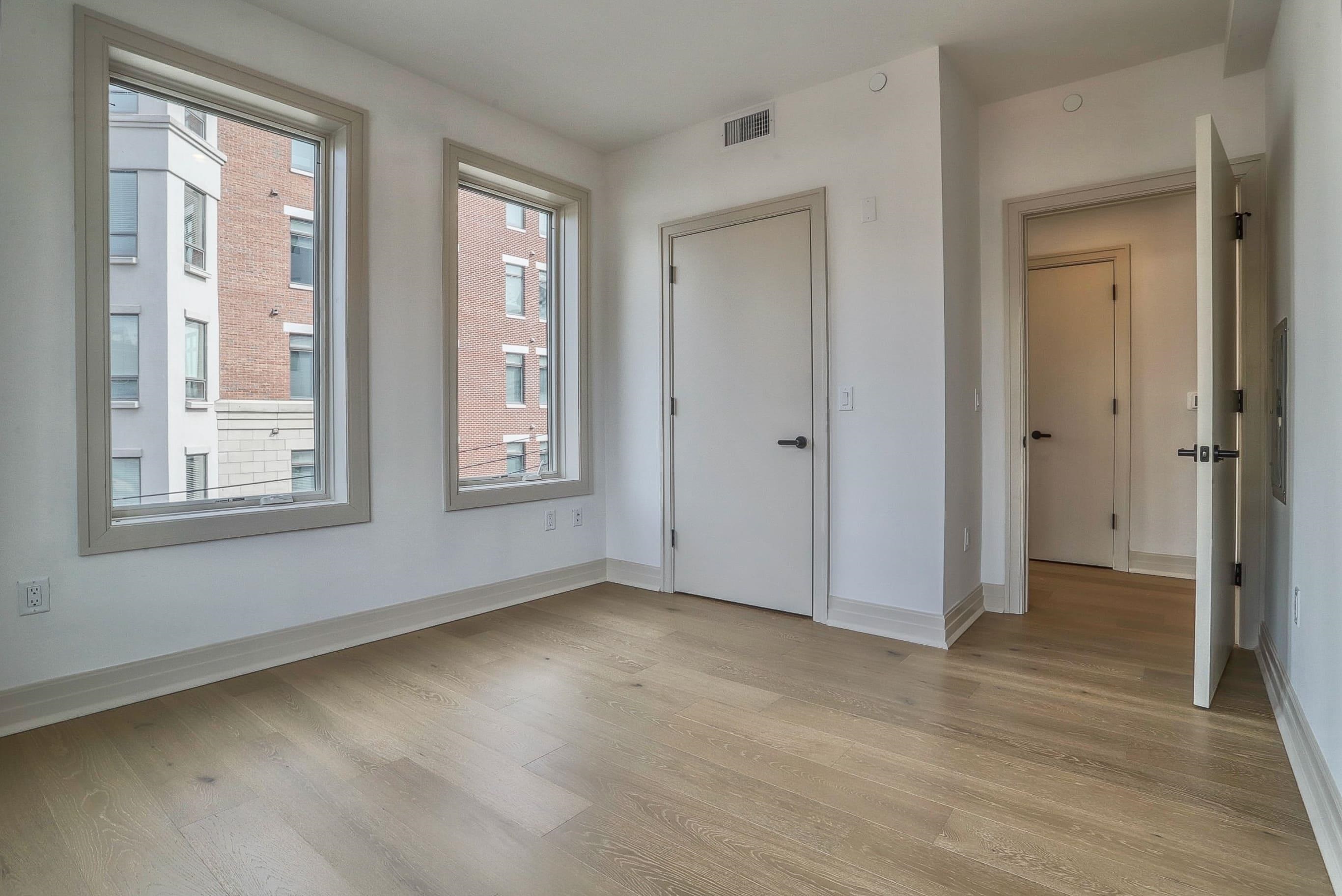 921 MADISON ST Unit: 306