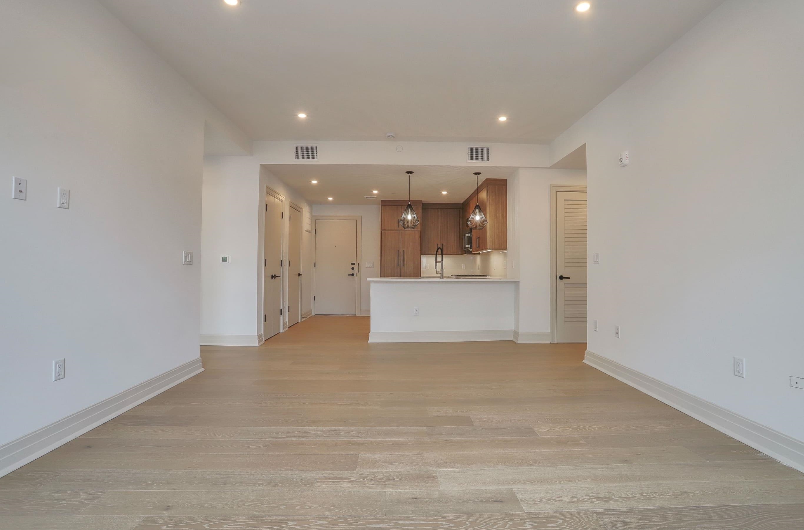 921 MADISON ST Unit: 306