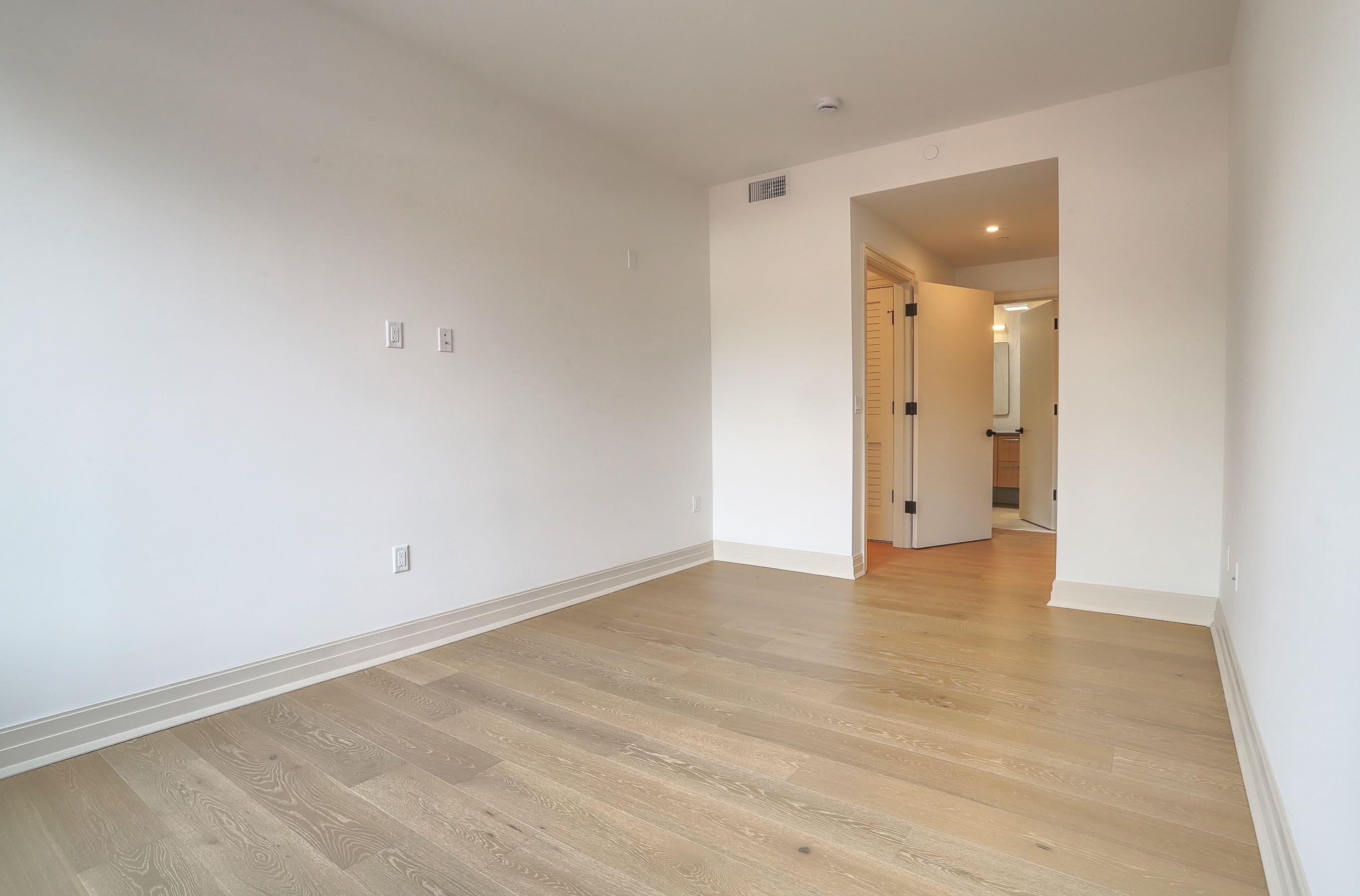 921 MADISON ST Unit: 306