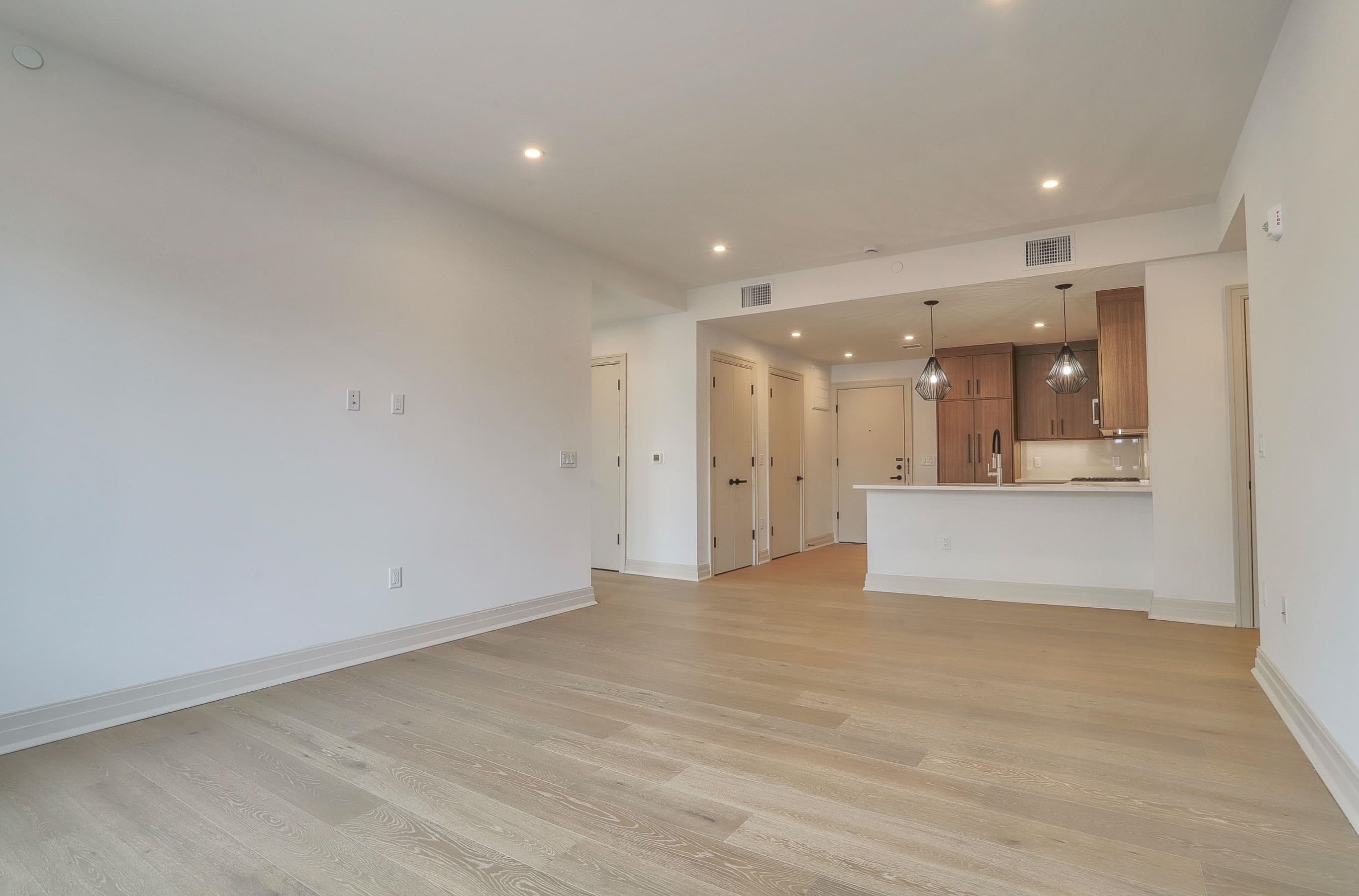 921 MADISON ST Unit: 306