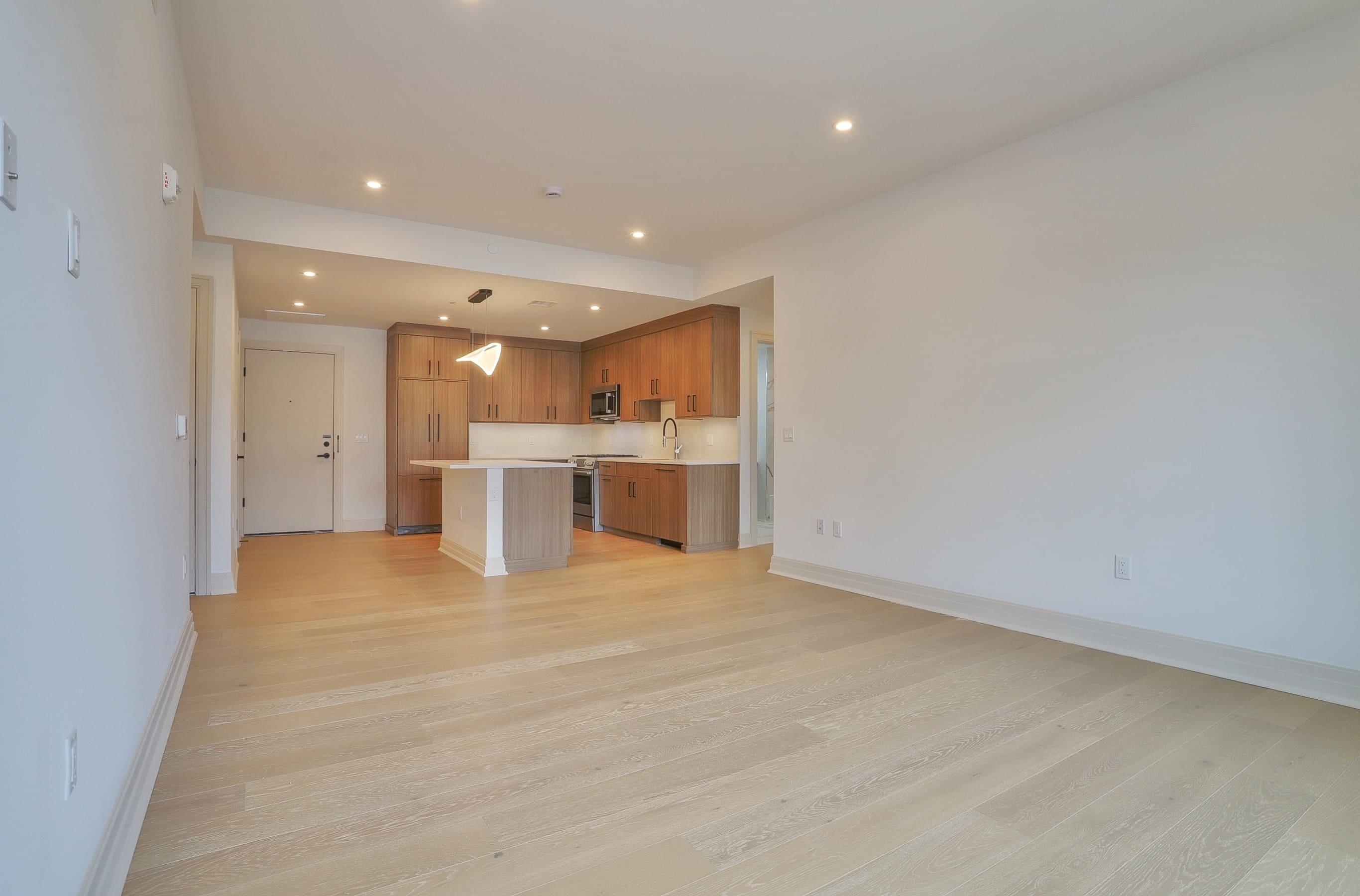 921 MADISON ST Unit: 309