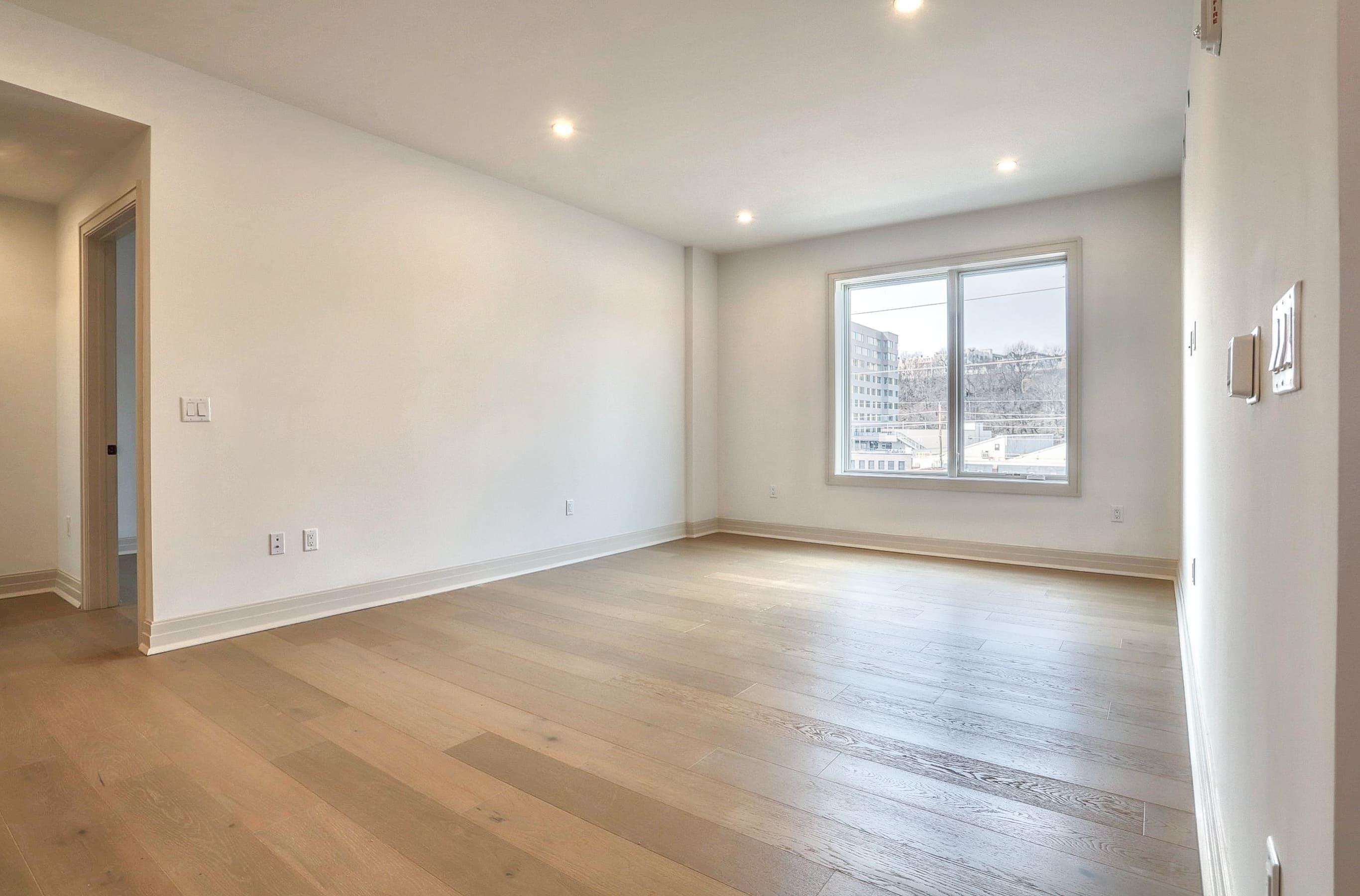 921 MADISON ST Unit: 309