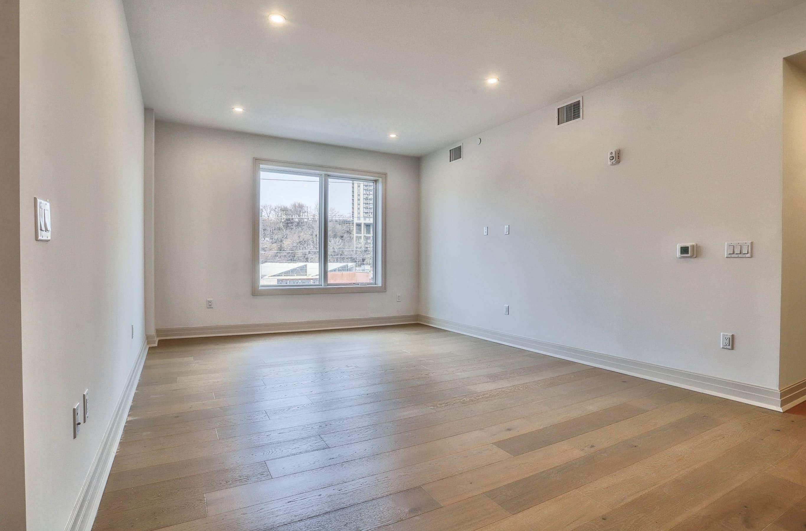 921 MADISON ST Unit: 309