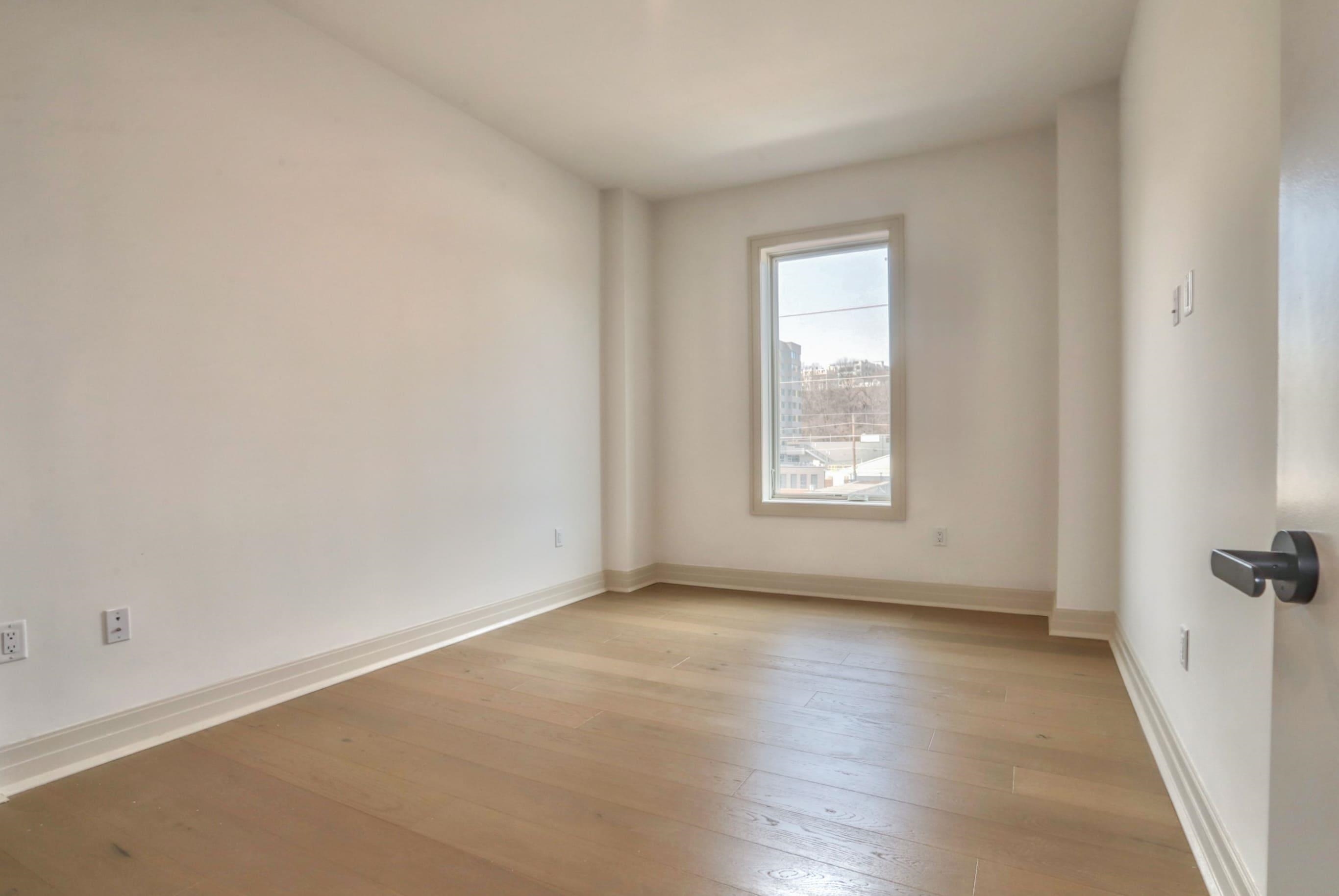 921 MADISON ST Unit: 309