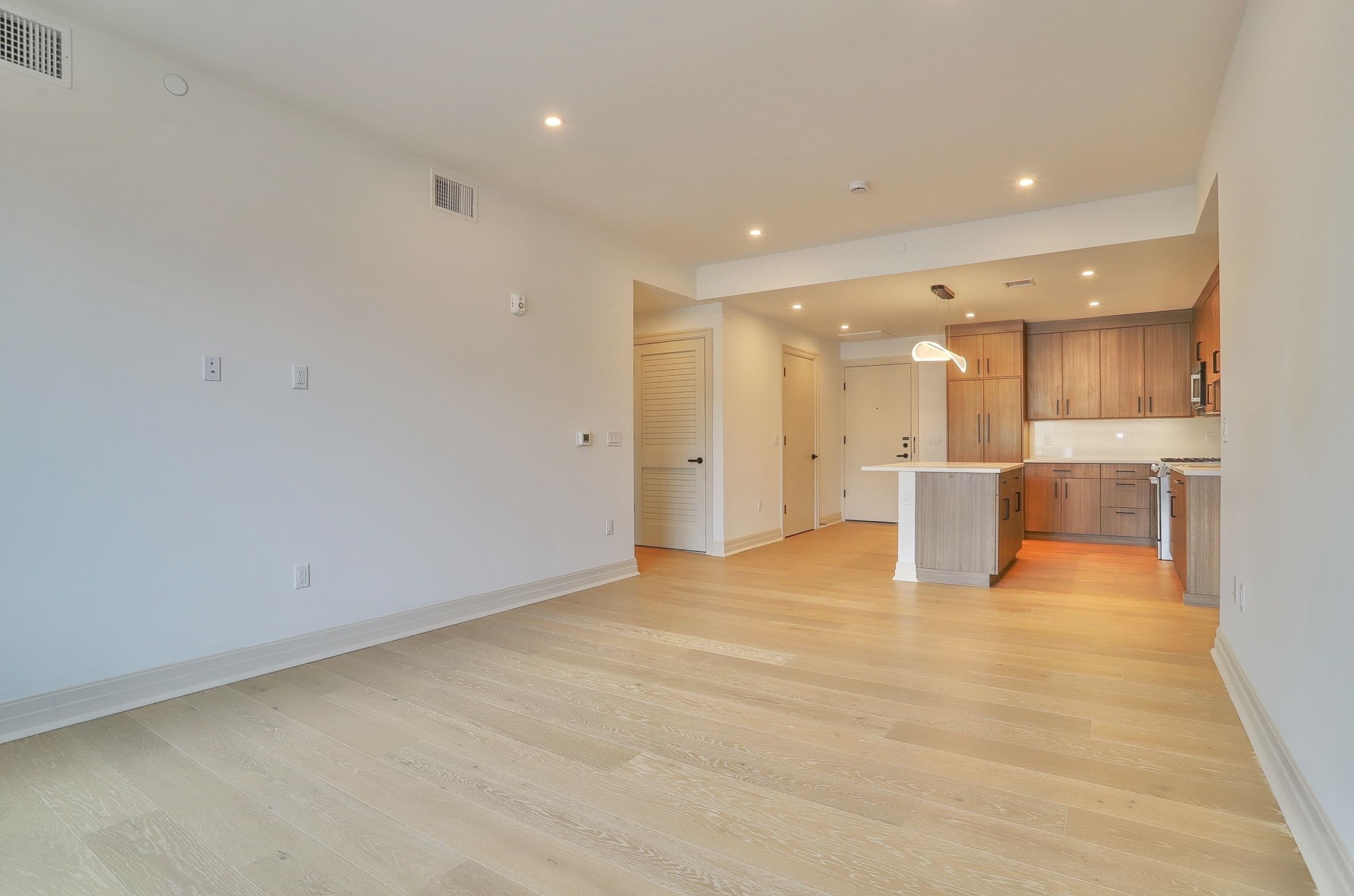 921 MADISON ST Unit: 309