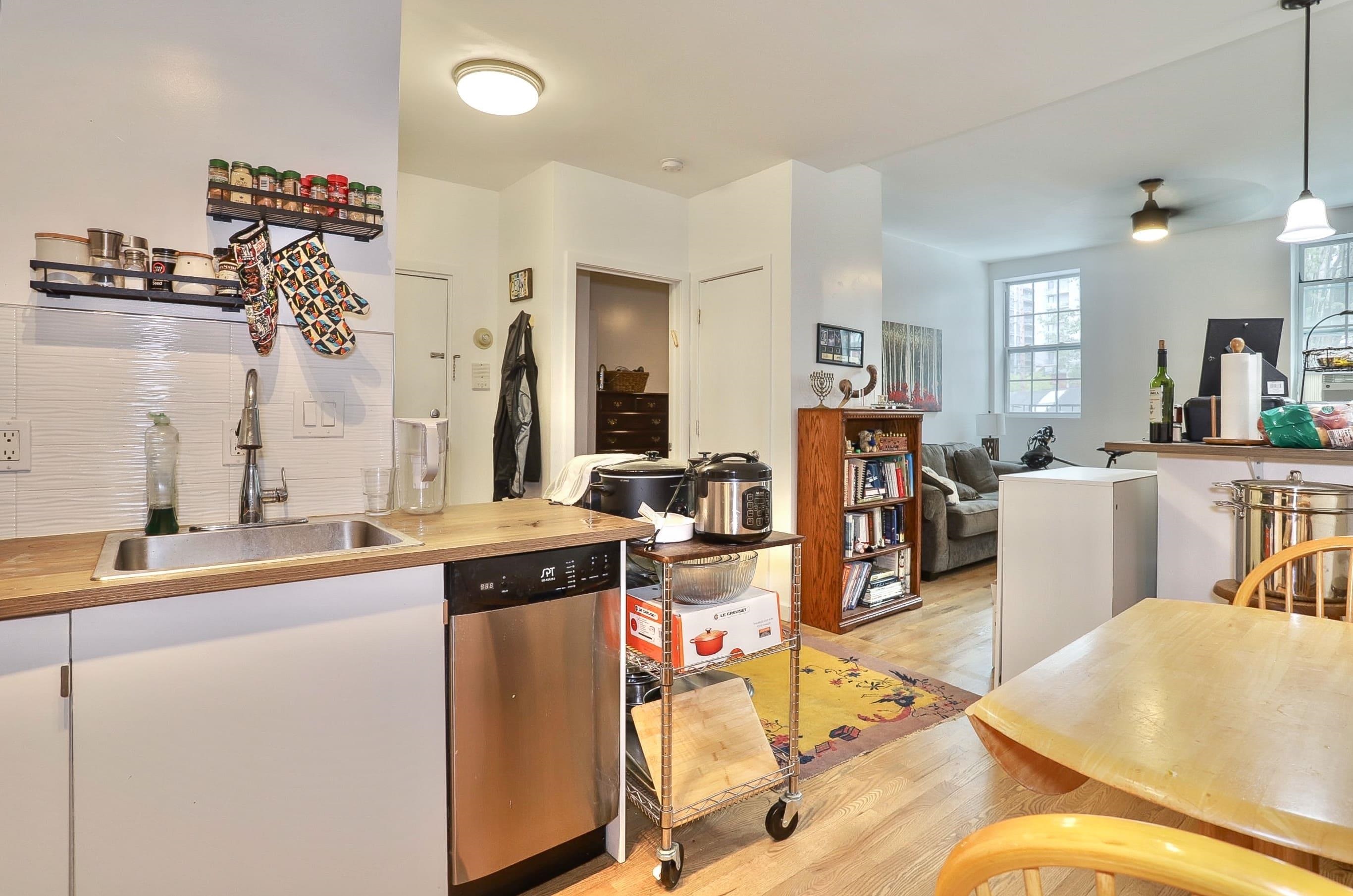 364 GROVE ST Unit: 1