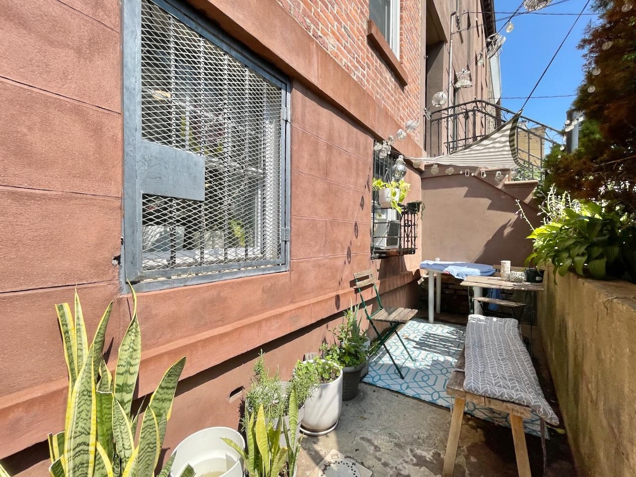 278 3RD ST Unit: B