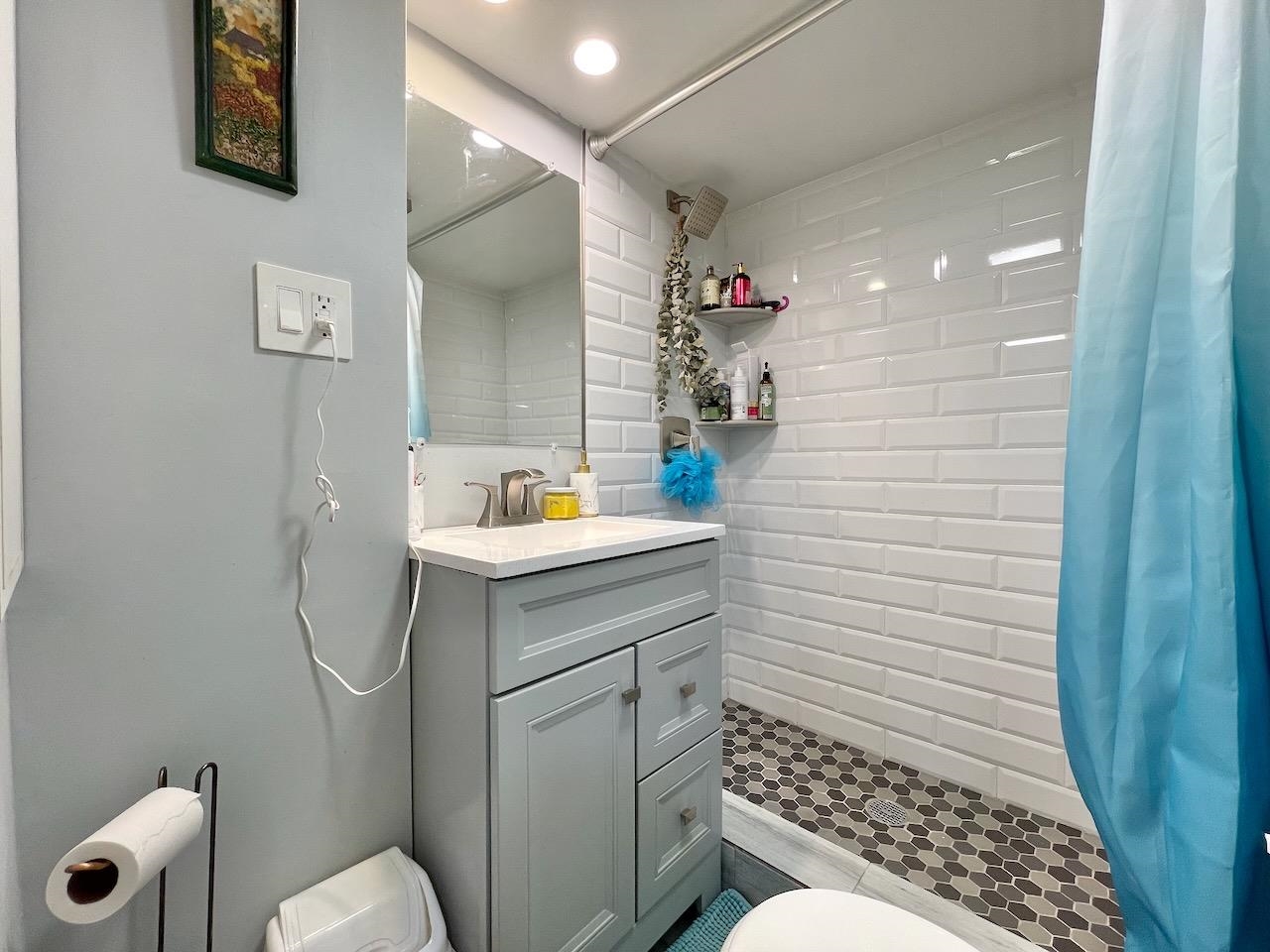 278 3RD ST Unit: B