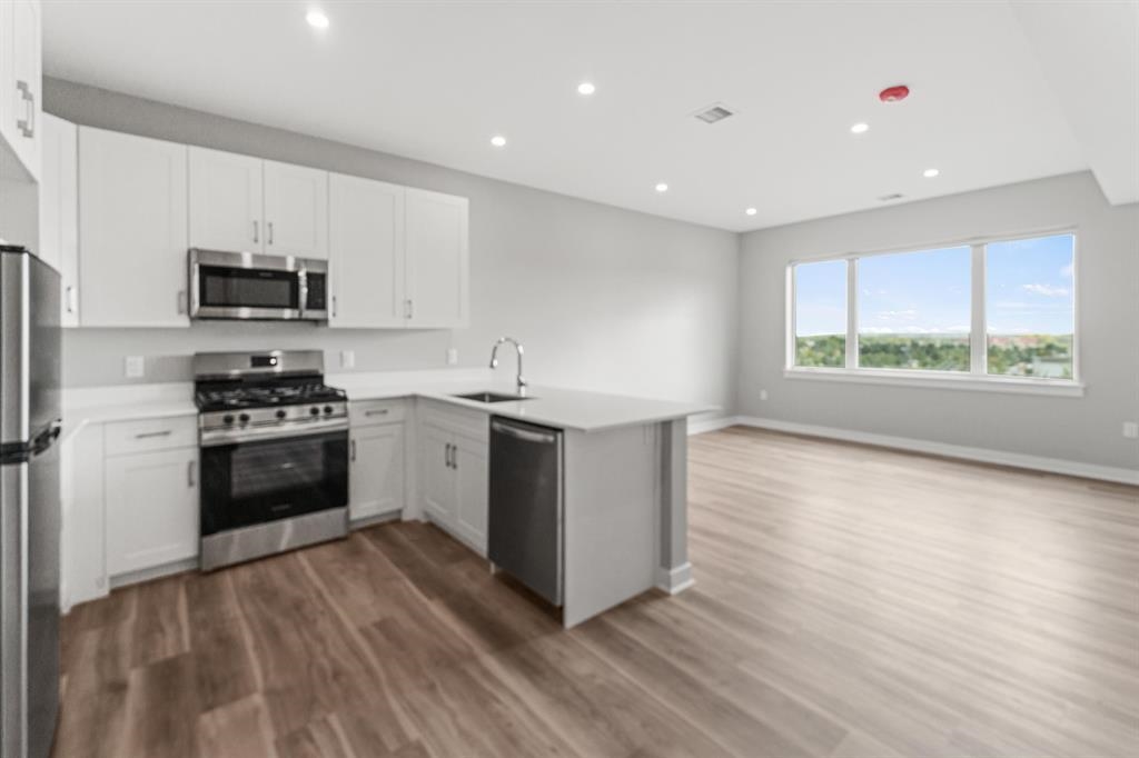 475 COMMUNIPAW AVE Unit: 503