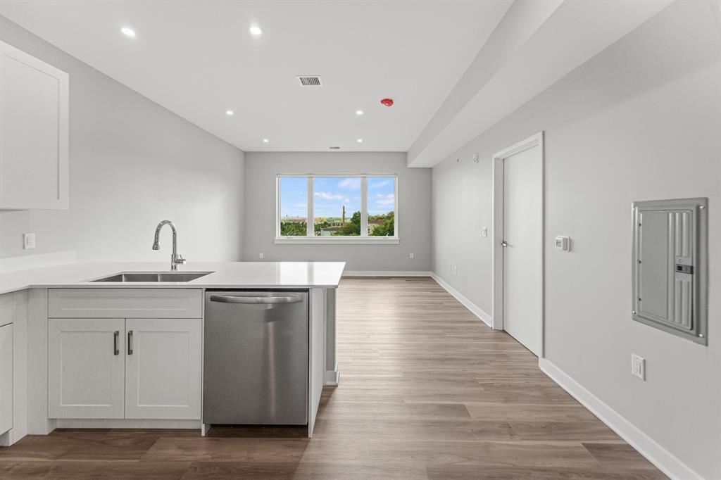 475 COMMUNIPAW AVE Unit: 503