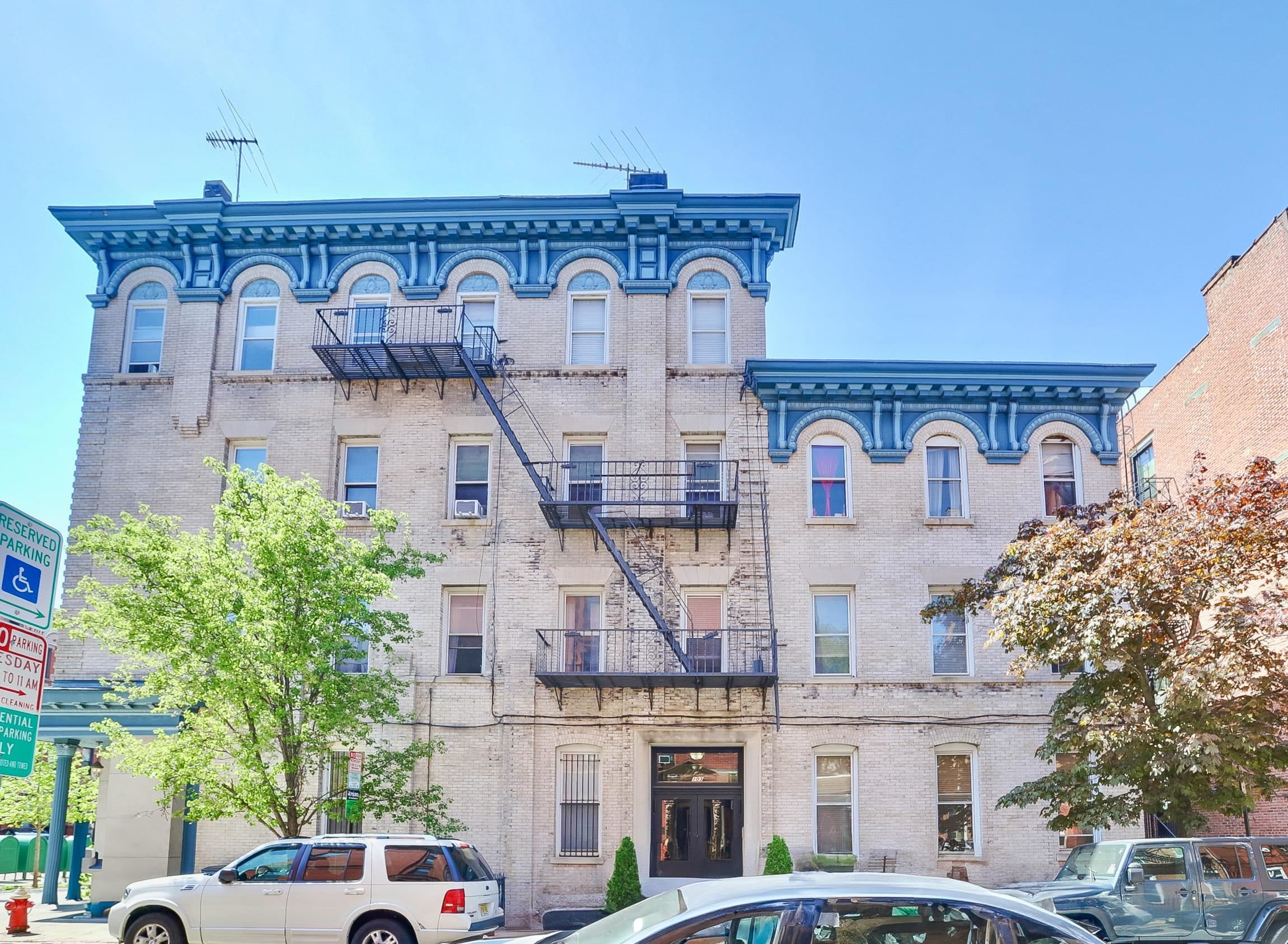 103 12TH ST Unit: 5