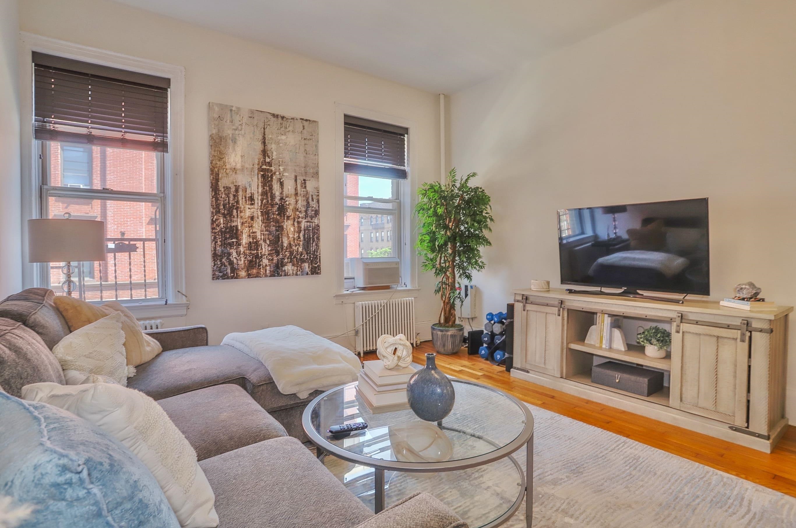 103 12TH ST Unit: 5