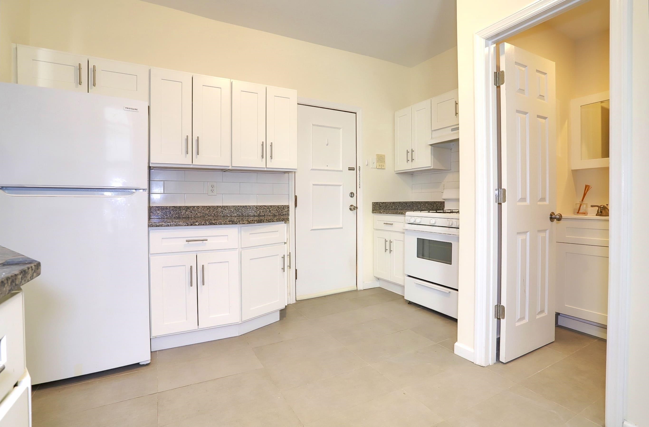 327 JACKSON ST Unit: 6