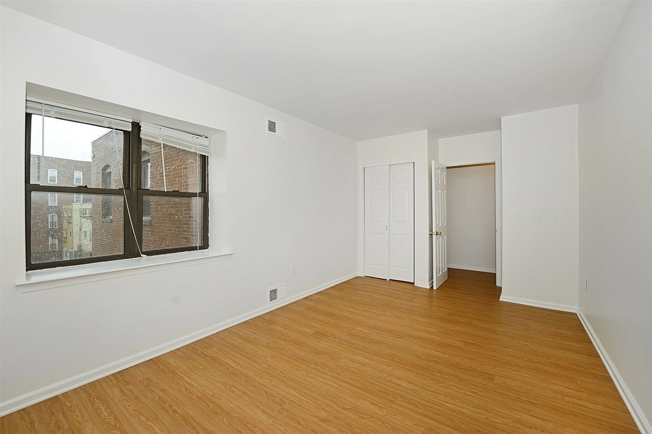 200 CENTRAL AVE Unit: C1