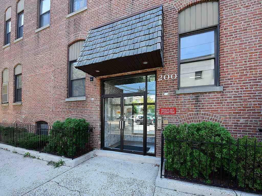 200 CENTRAL AVE Unit: C1
