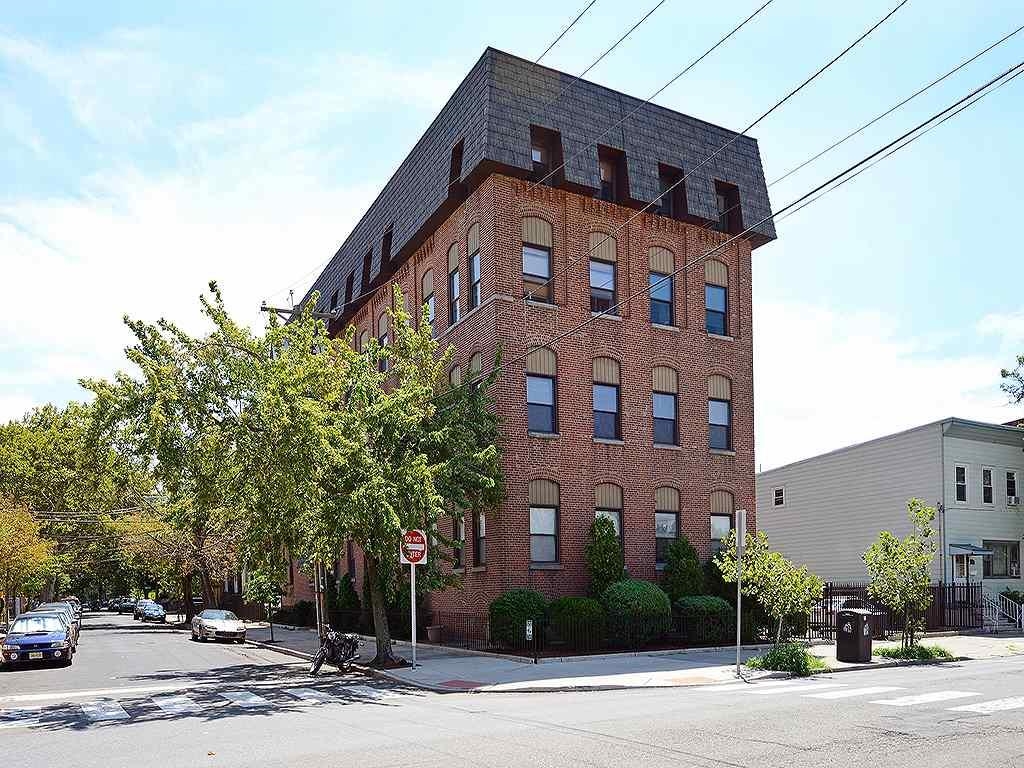 200 CENTRAL AVE Unit: C1
