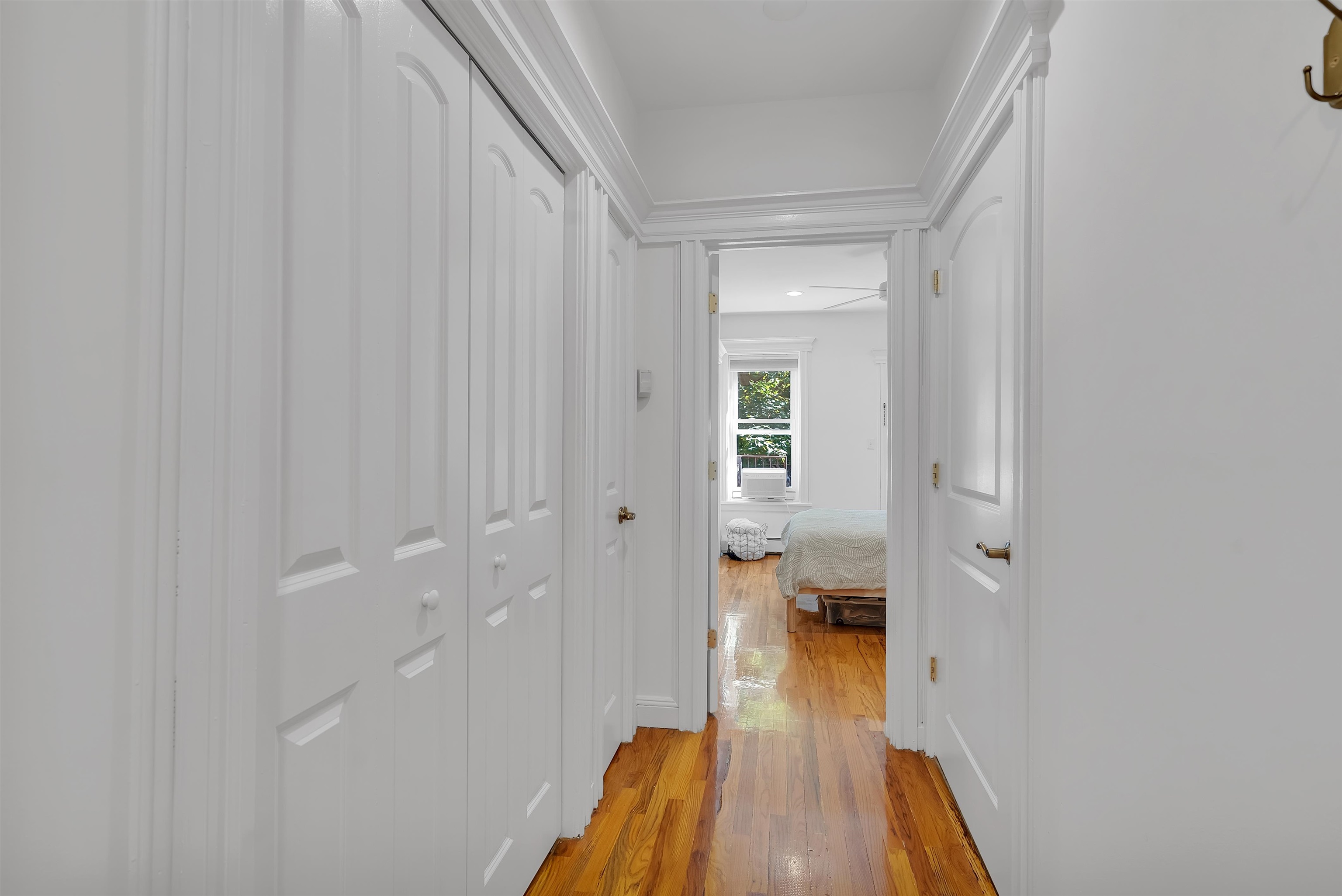 349 7TH ST Unit: 1R