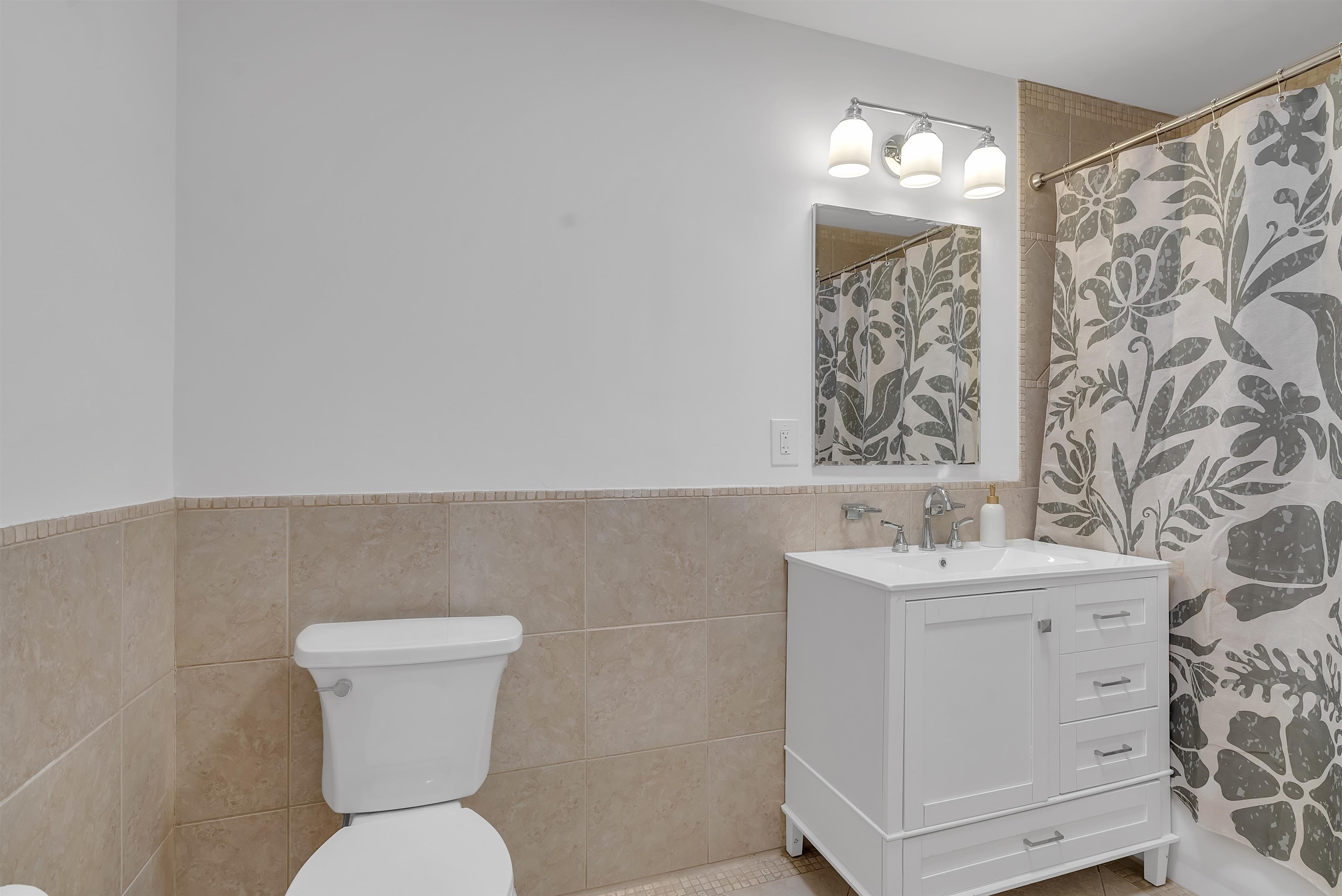 349 7TH ST Unit: 1R