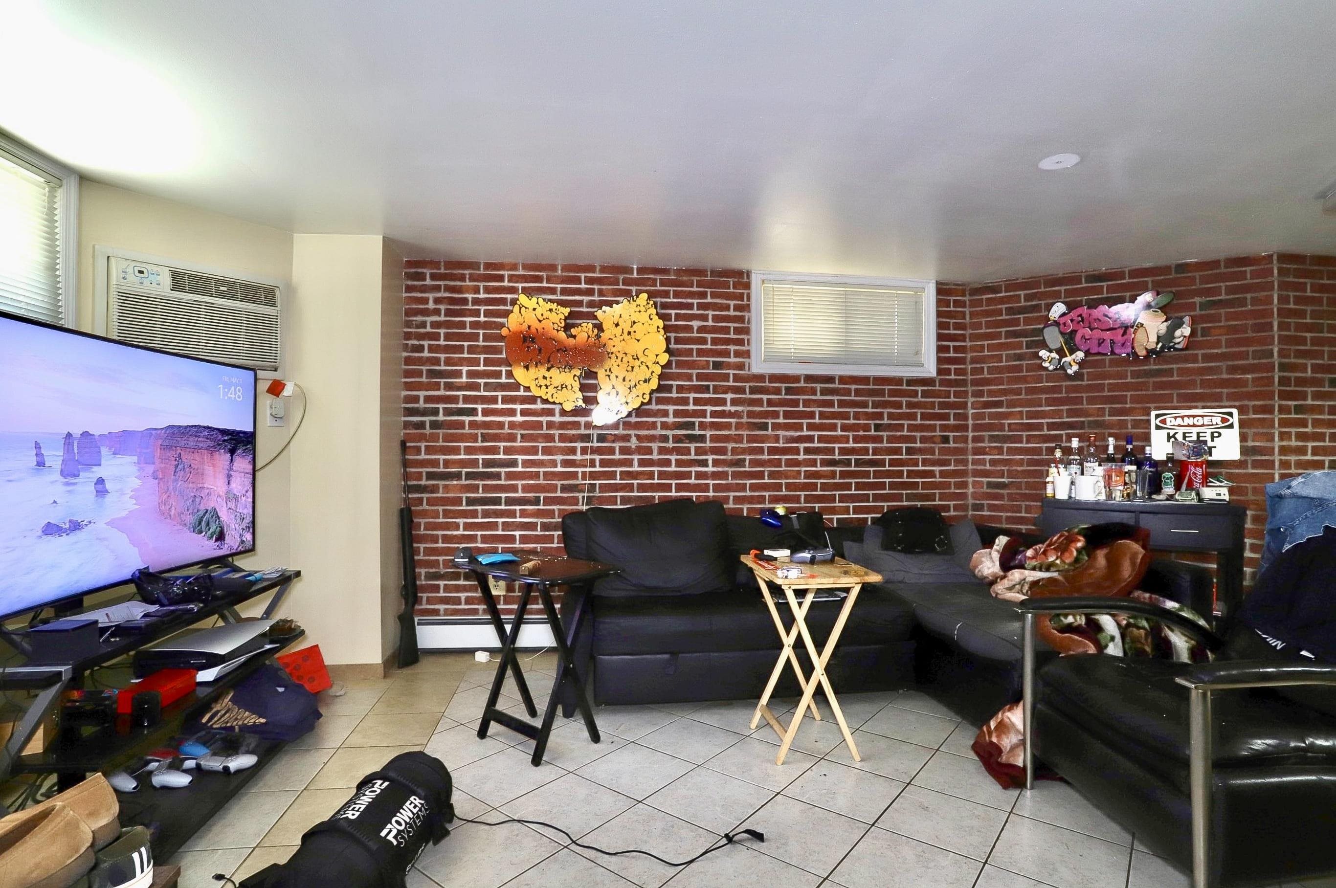 506 PAVONIA AVE