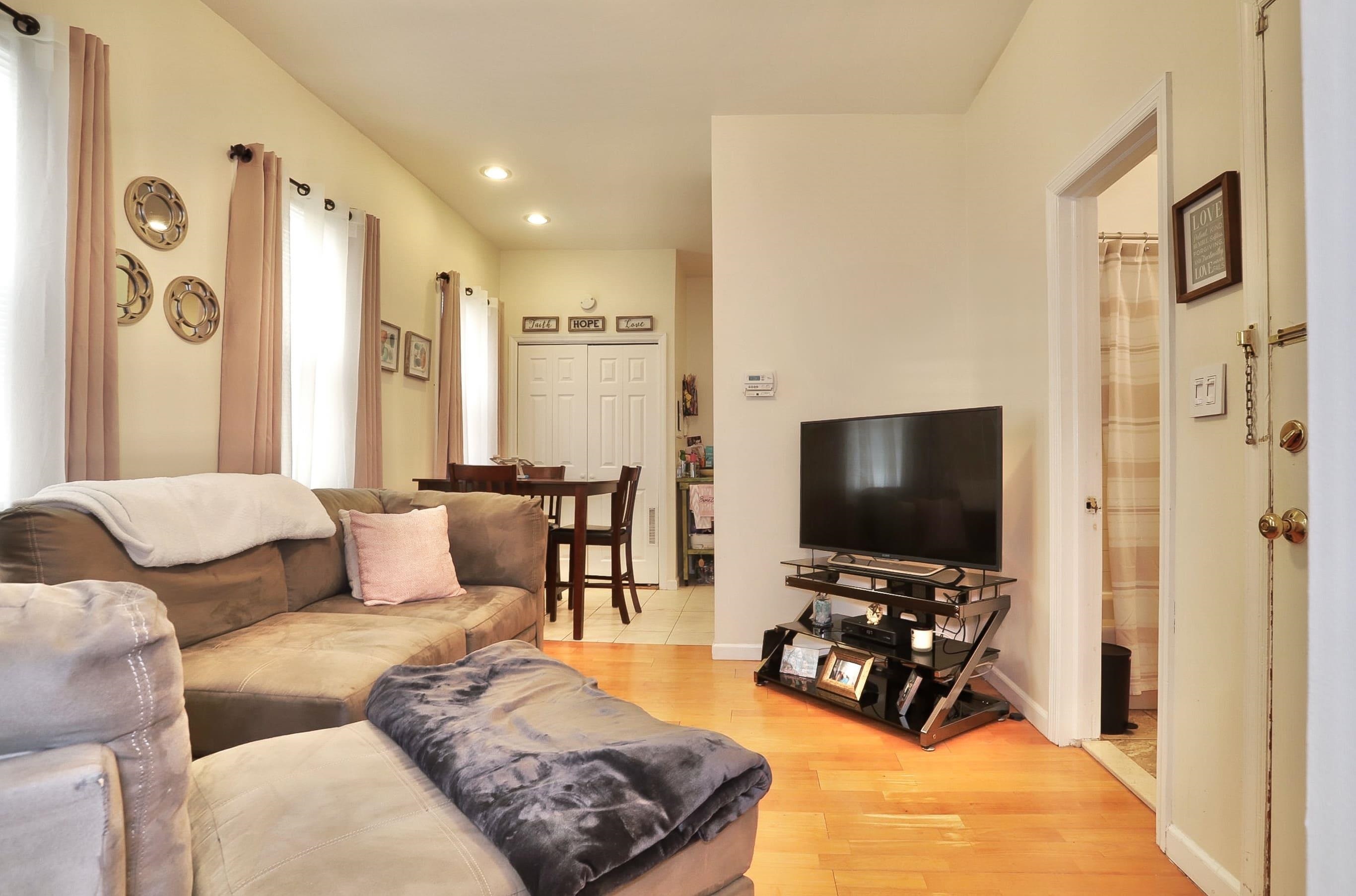 506 PAVONIA AVE