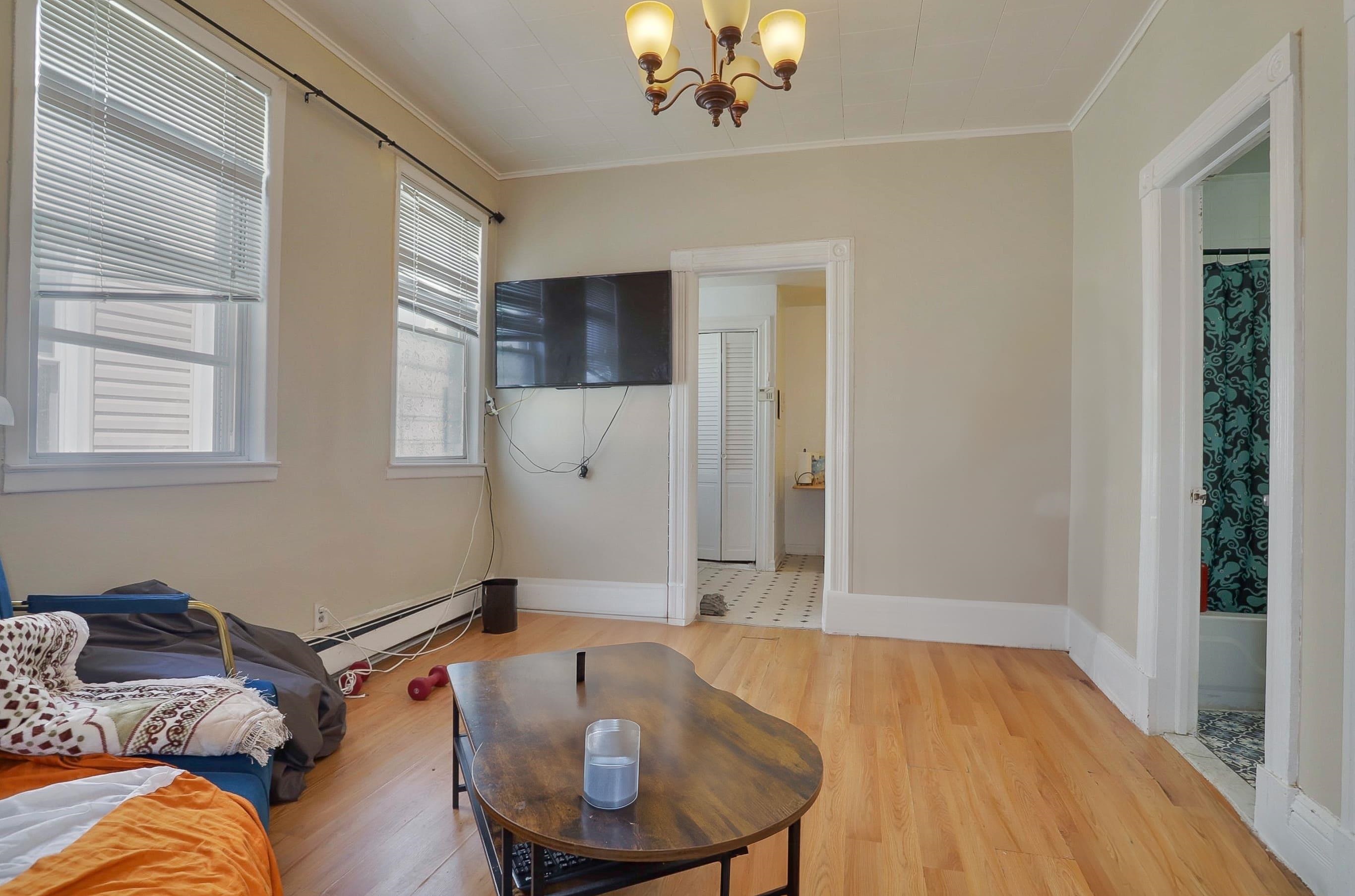 506 PAVONIA AVE