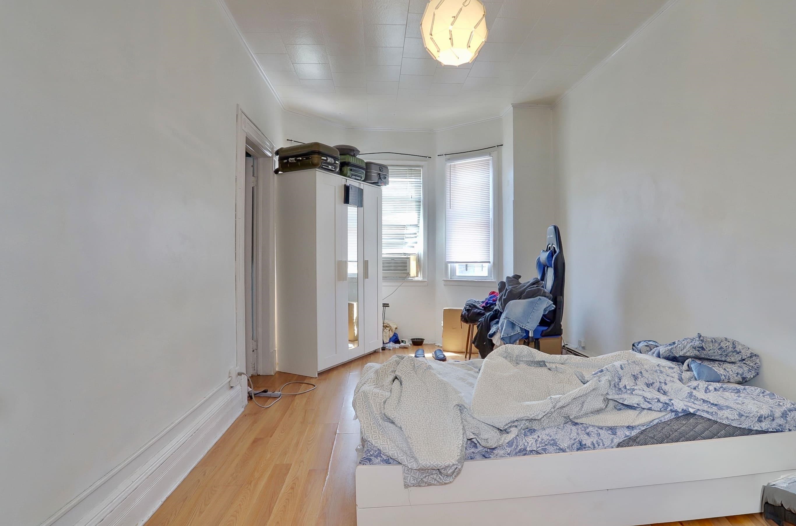 506 PAVONIA AVE