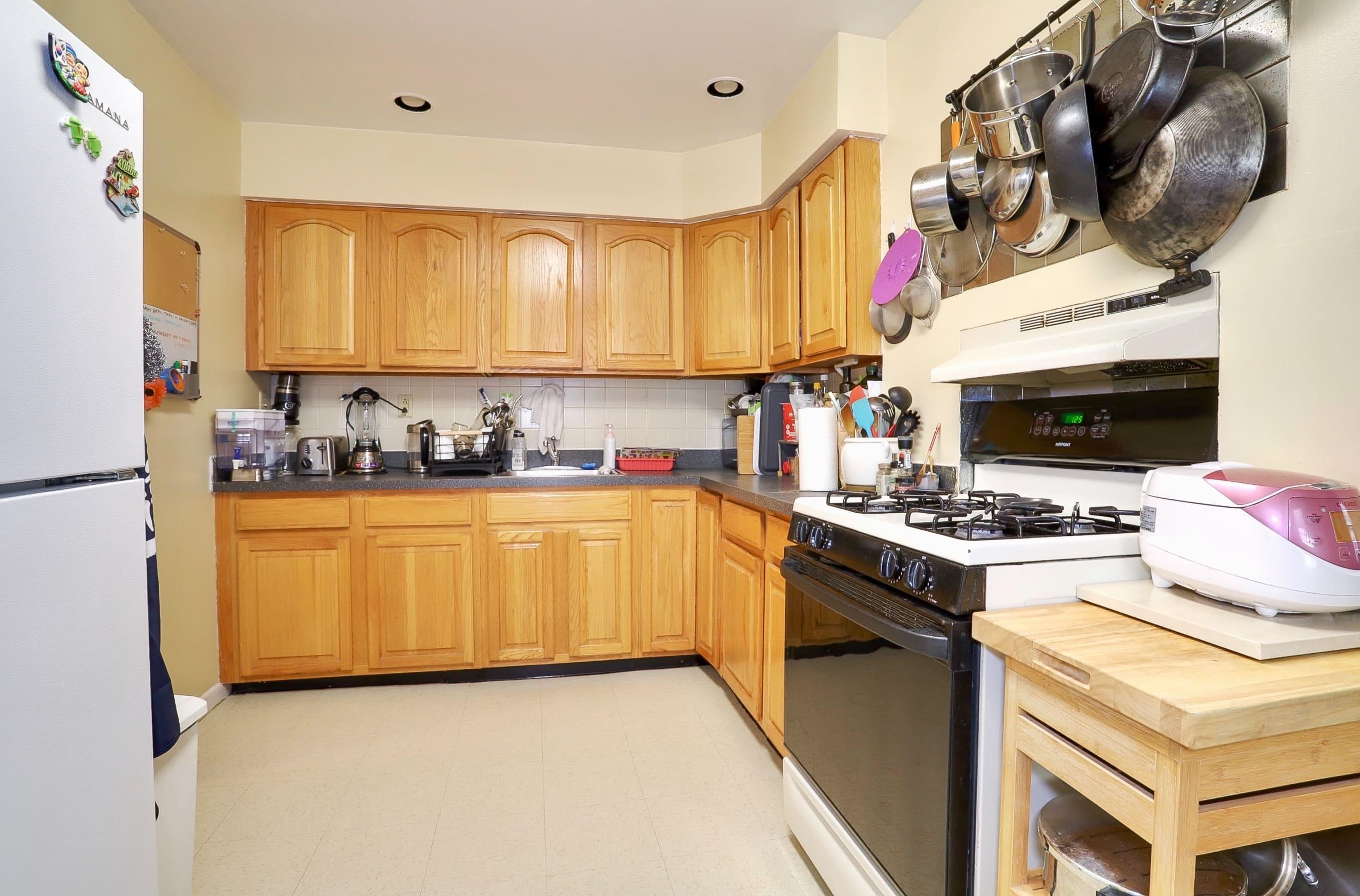 506 PAVONIA AVE