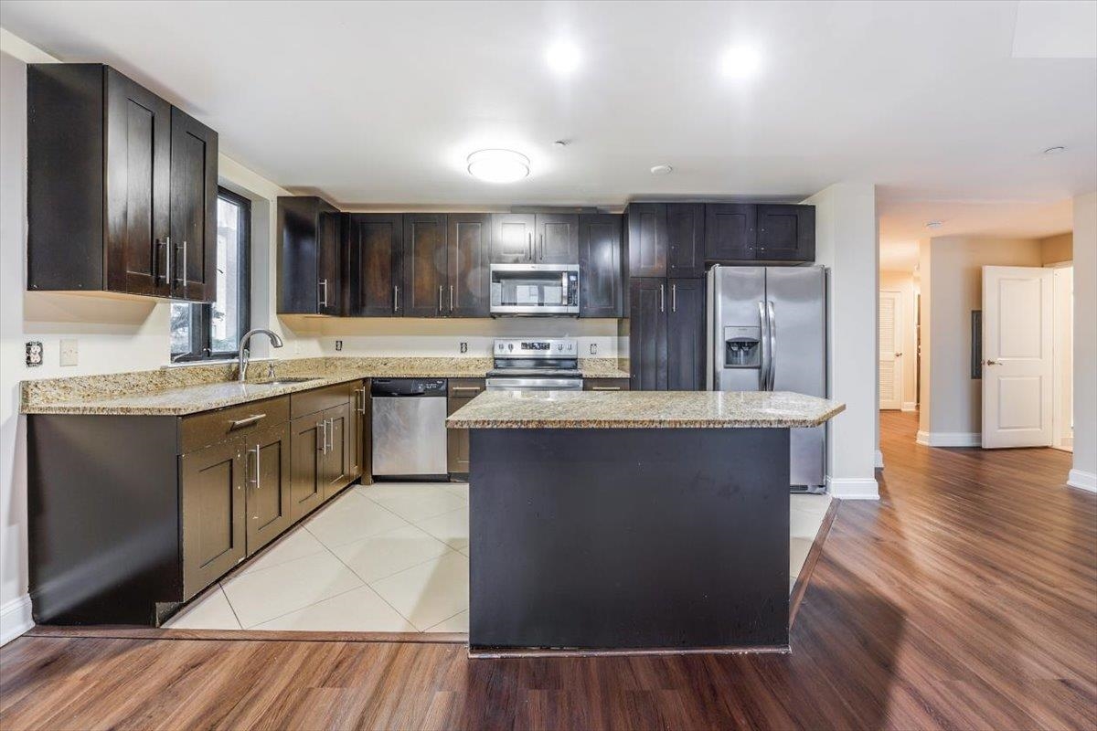 29 1ST ST Unit: 508