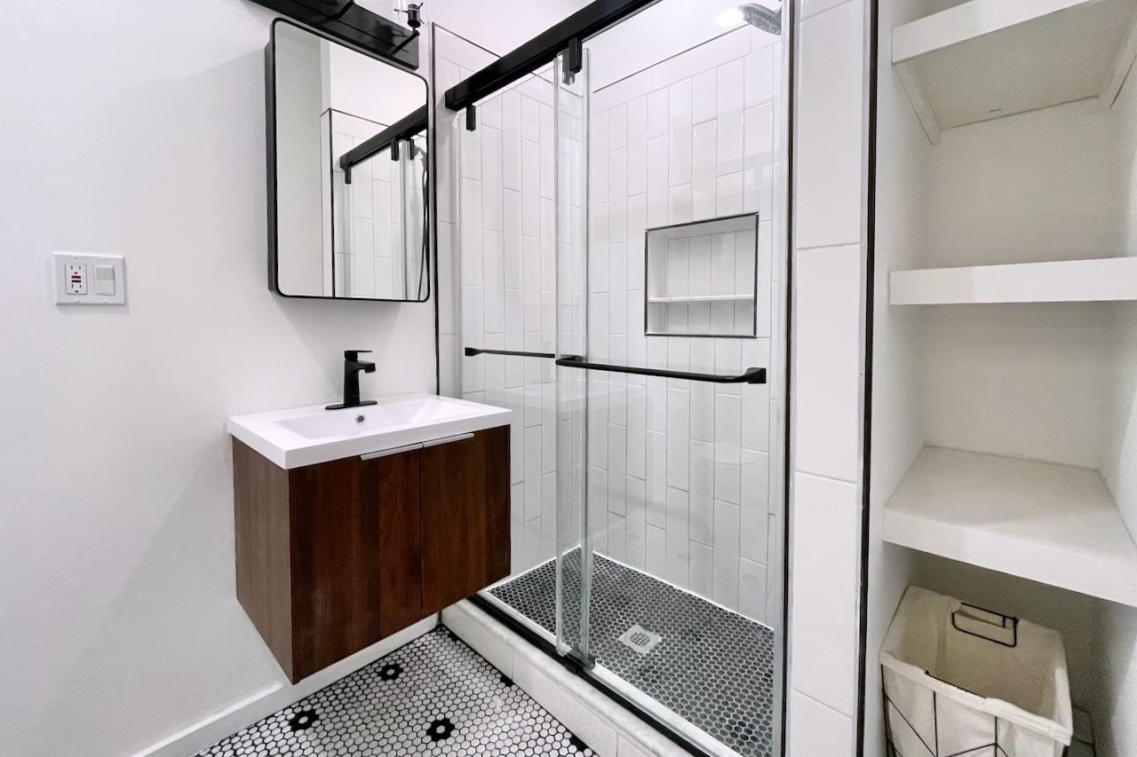 621 WILLOW AVE Unit: 5L