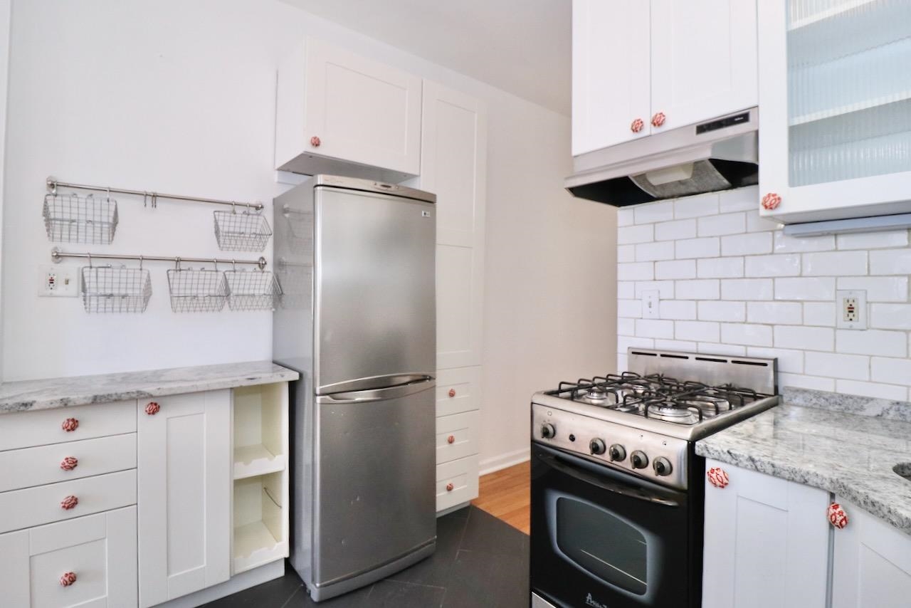 621 WILLOW AVE Unit: 5L
