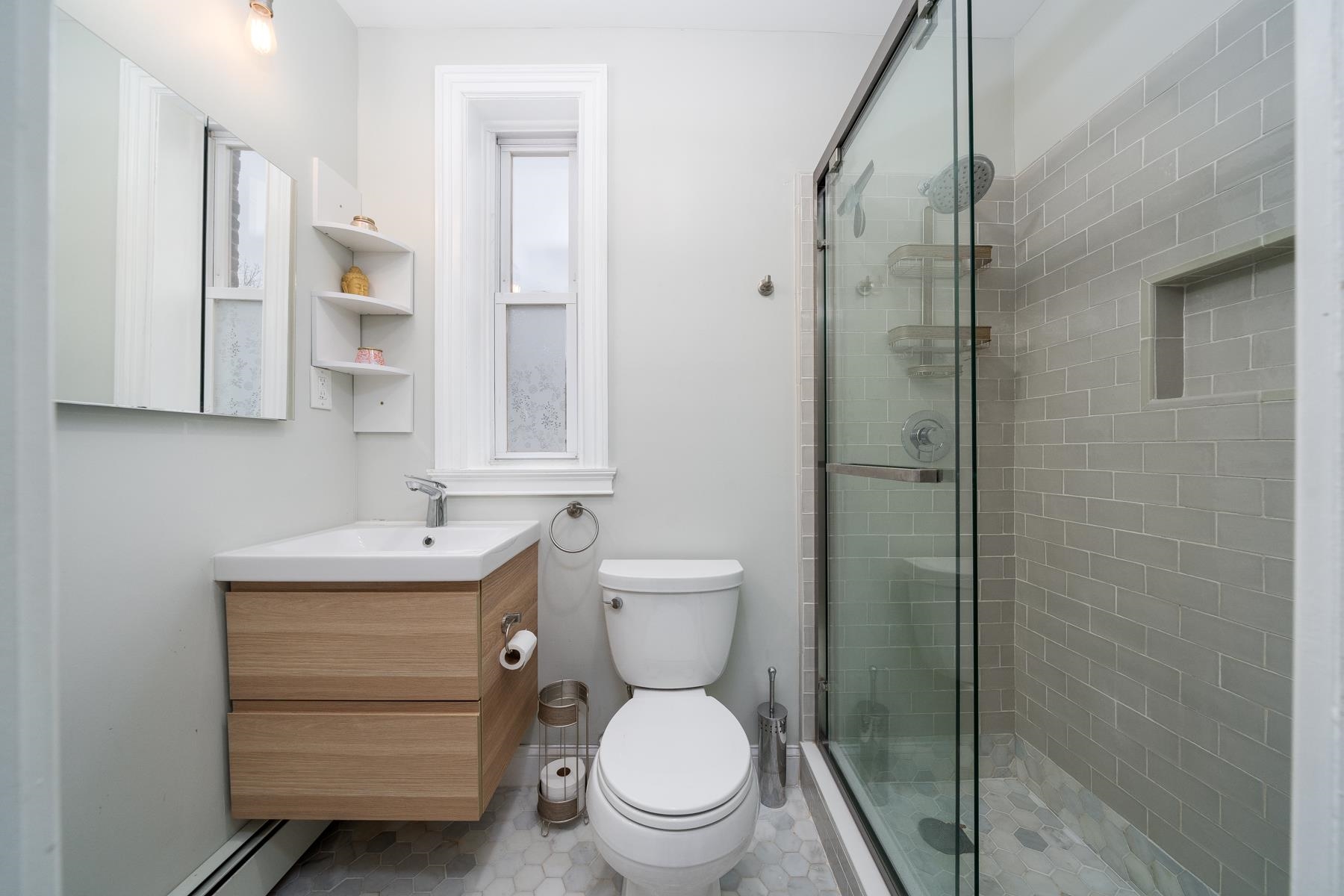 109 ERIE ST Unit: 3R