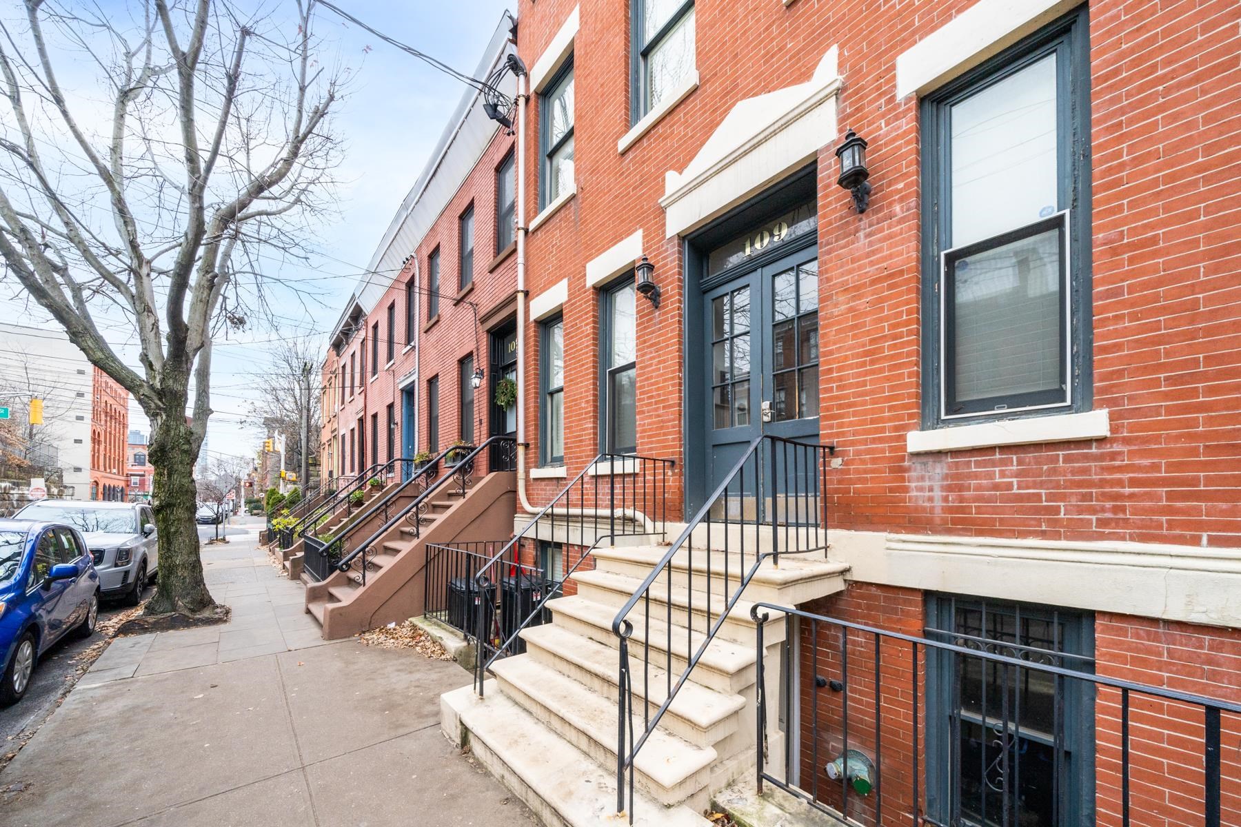109 ERIE ST Unit: 3R
