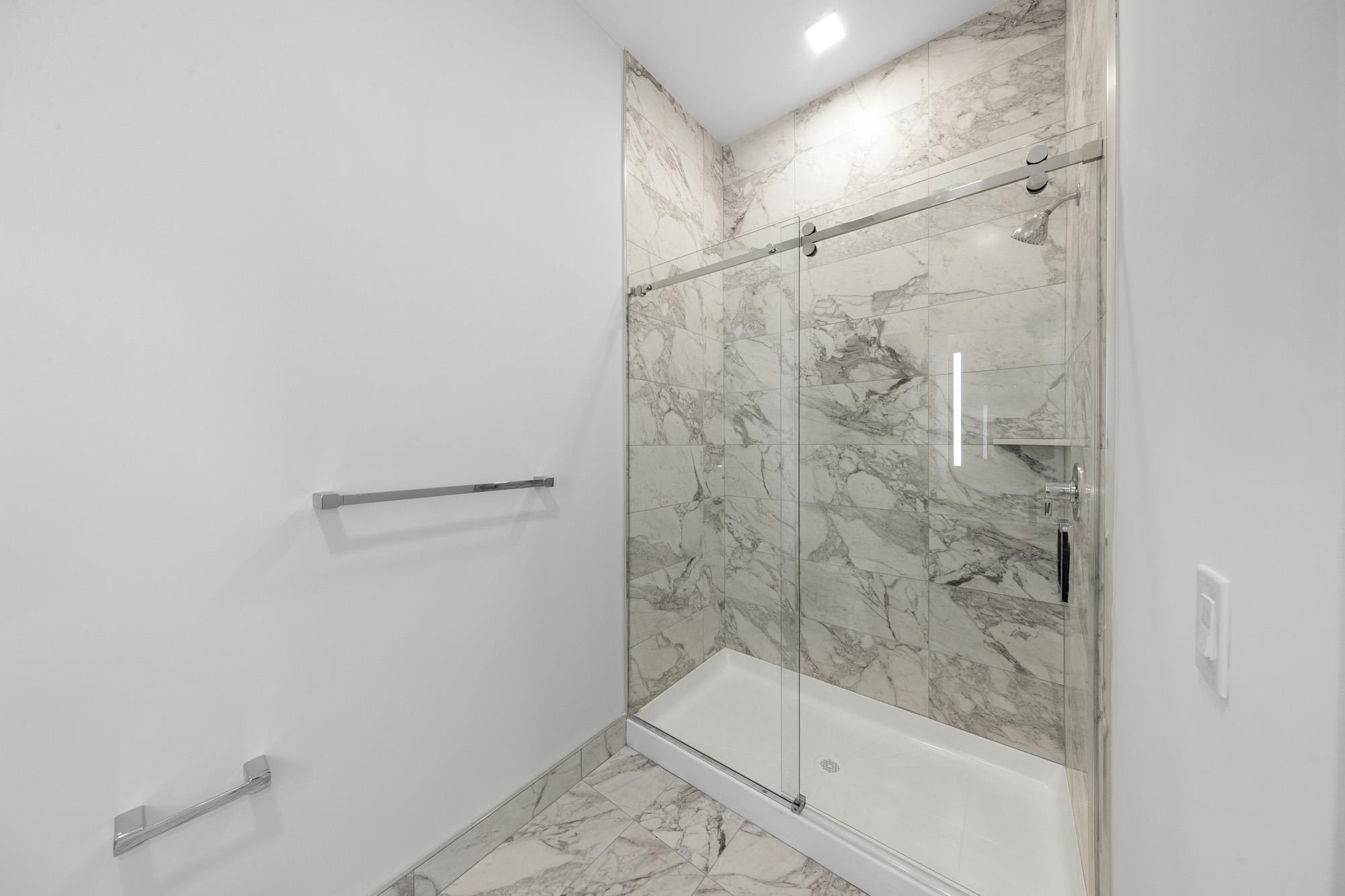 121 34TH ST Unit: 412