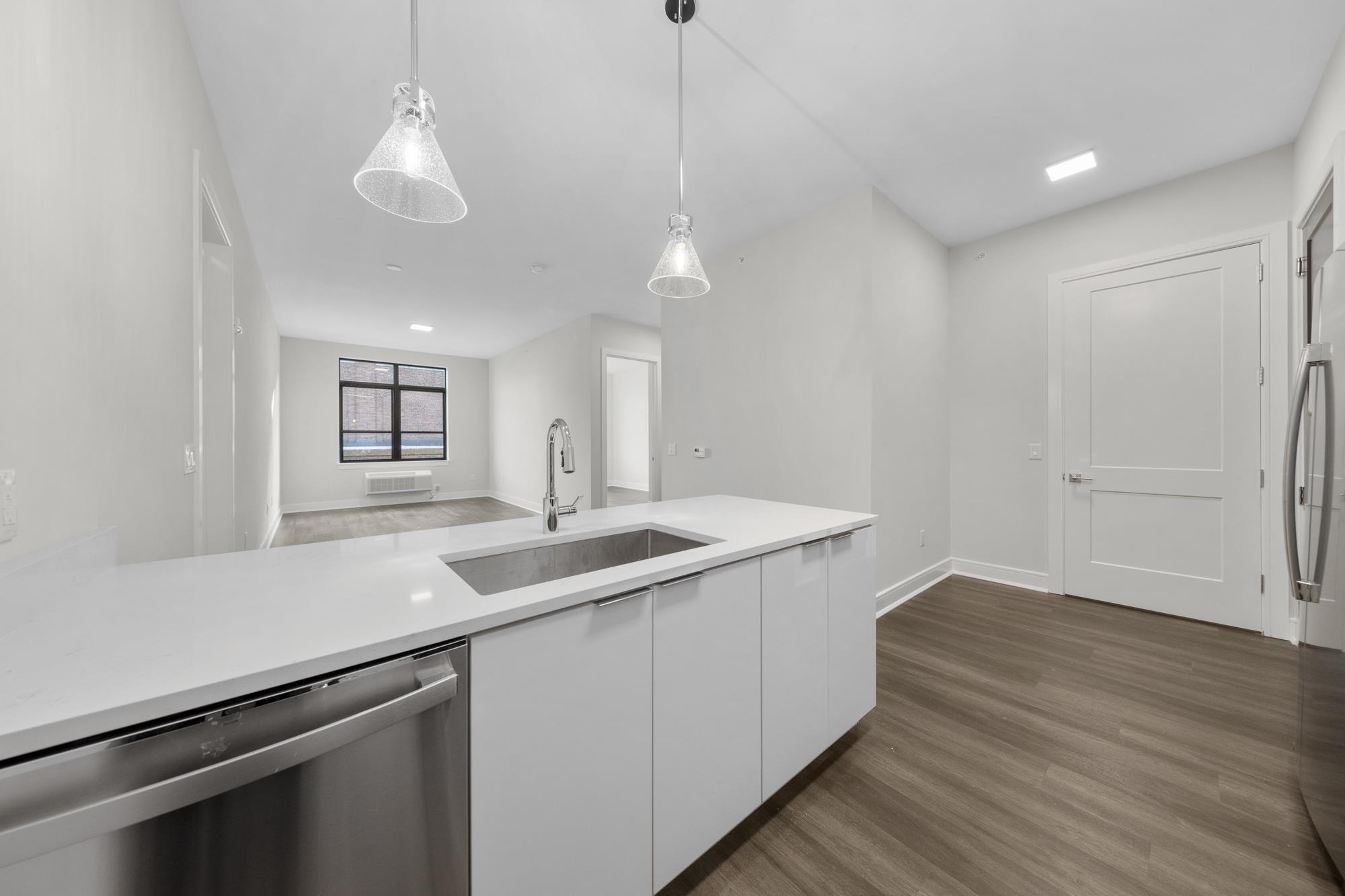 121 34TH ST Unit: 412