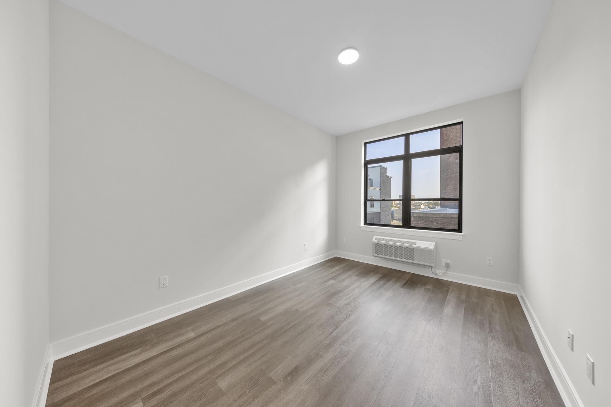 121 34TH ST Unit: 412