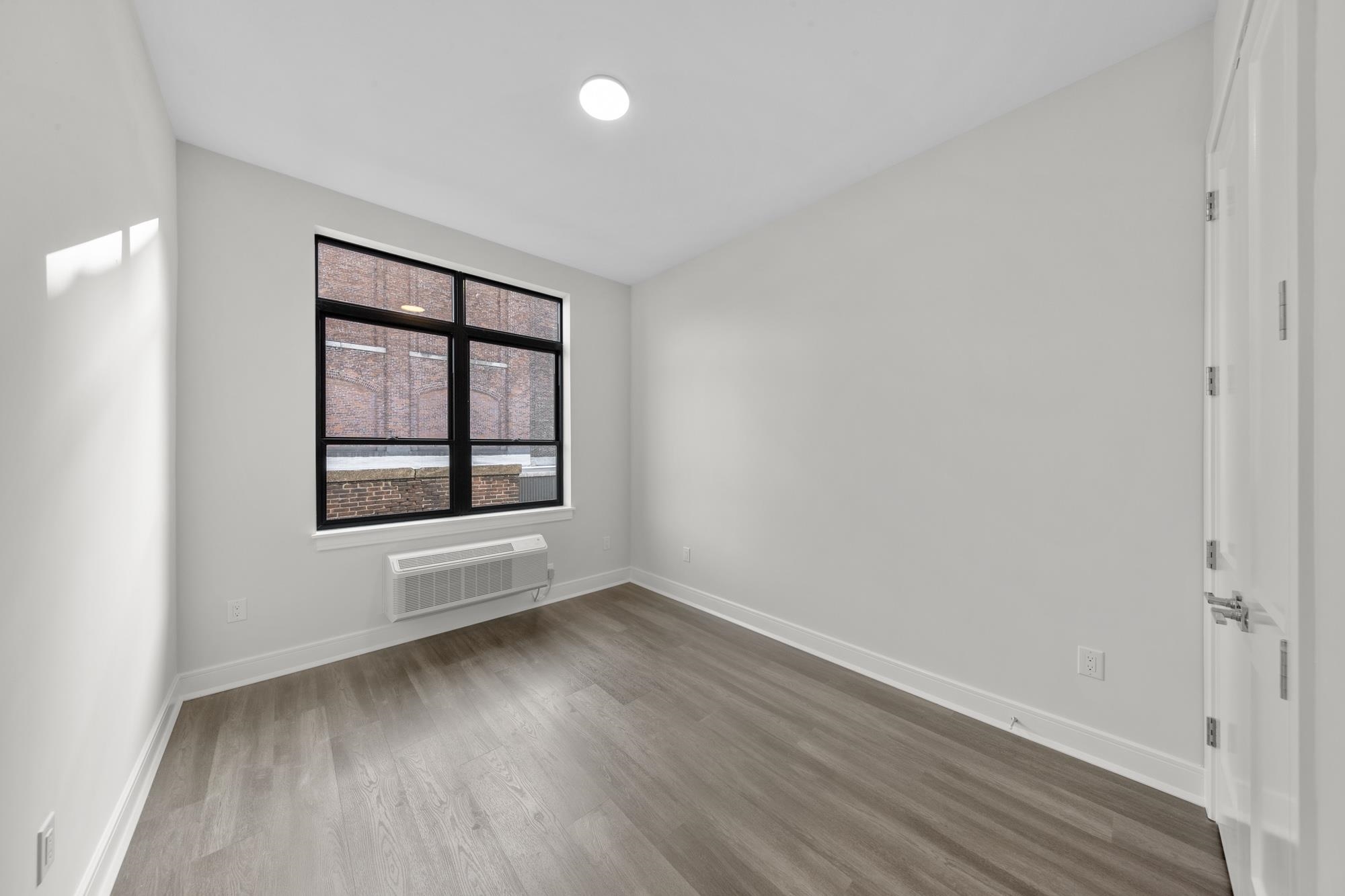 121 34TH ST Unit: 412