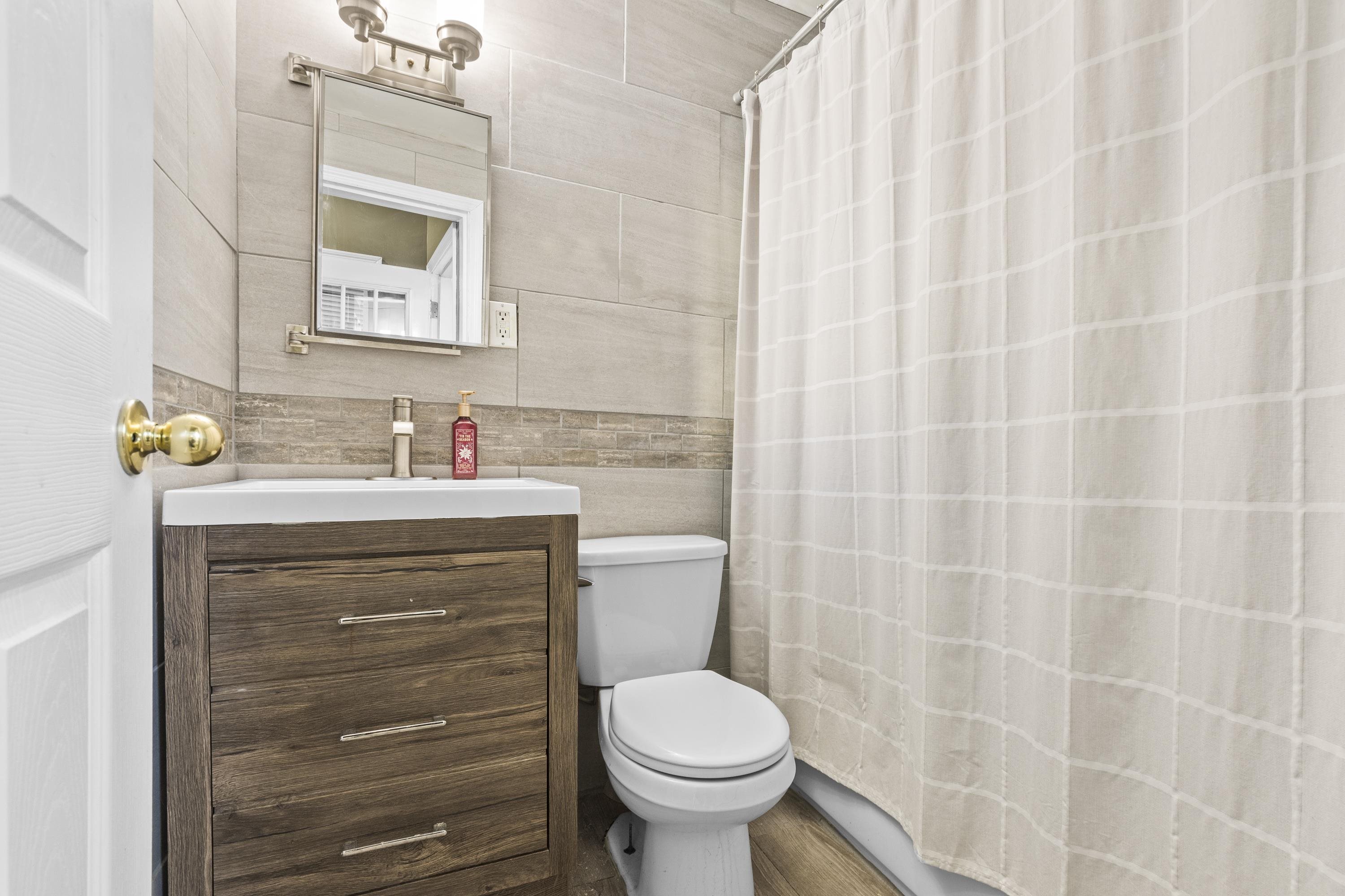 616 10TH ST Unit: 2